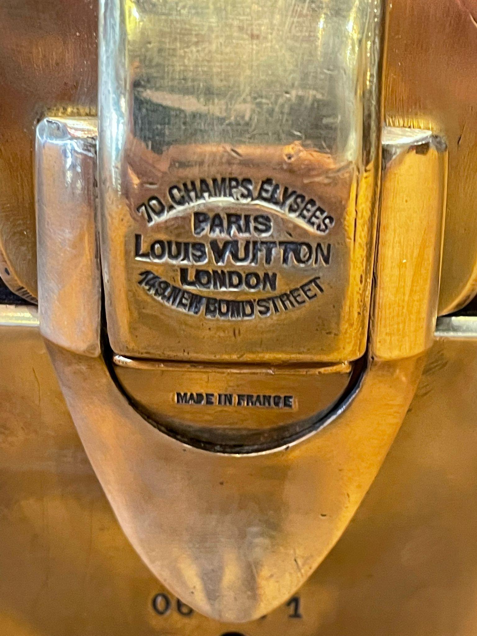 Louis Vuitton Malle Cabine Monogram trunk France 20th century circa 1930 For Sale 1