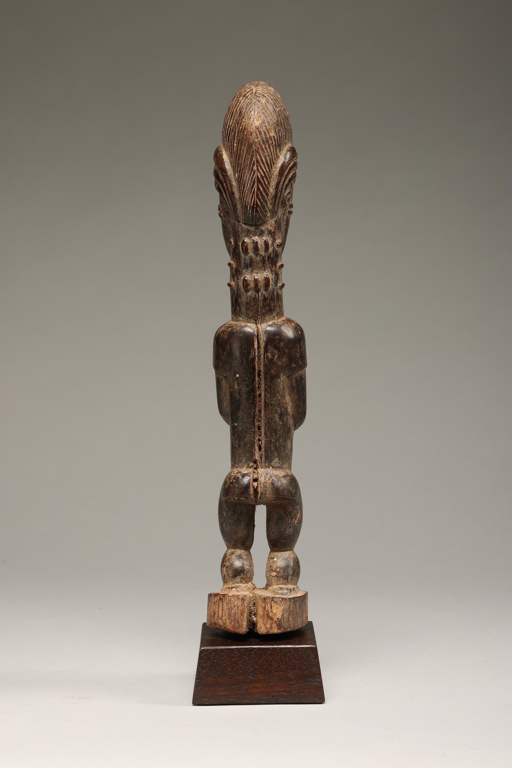 Baule Figura femminile in piedi con mani scarificate Costa d'Avorio Africa In condizioni discrete in vendita a Point Richmond, CA