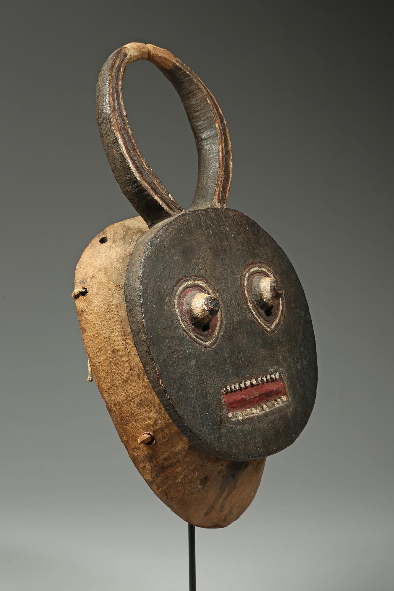 Round Baule Tribal Mask, Ivory Coast, Africa, Early 20th Century, Provenance  In Good Condition For Sale In Santa Fe, NM