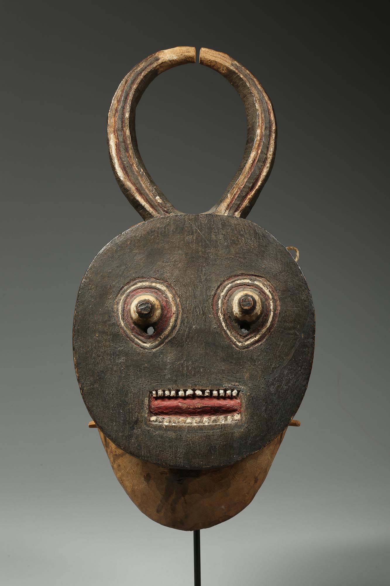 Wood Round Baule Tribal Mask, Ivory Coast, Africa, Early 20th Century, Provenance  For Sale