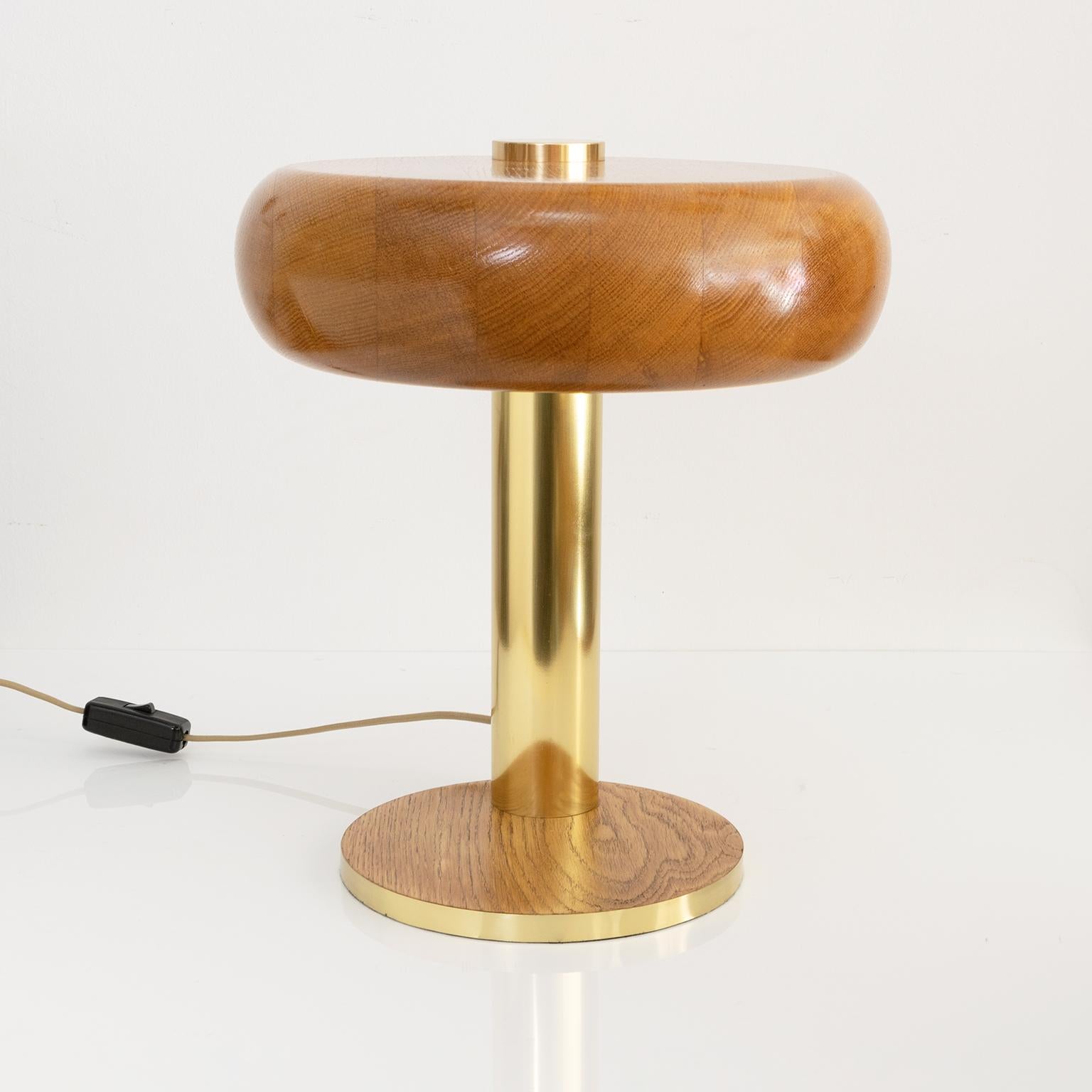 Baum Leuchten, Oak and Brass Desk Lamp, Germany, 1970 In Good Condition For Sale In New York, NY