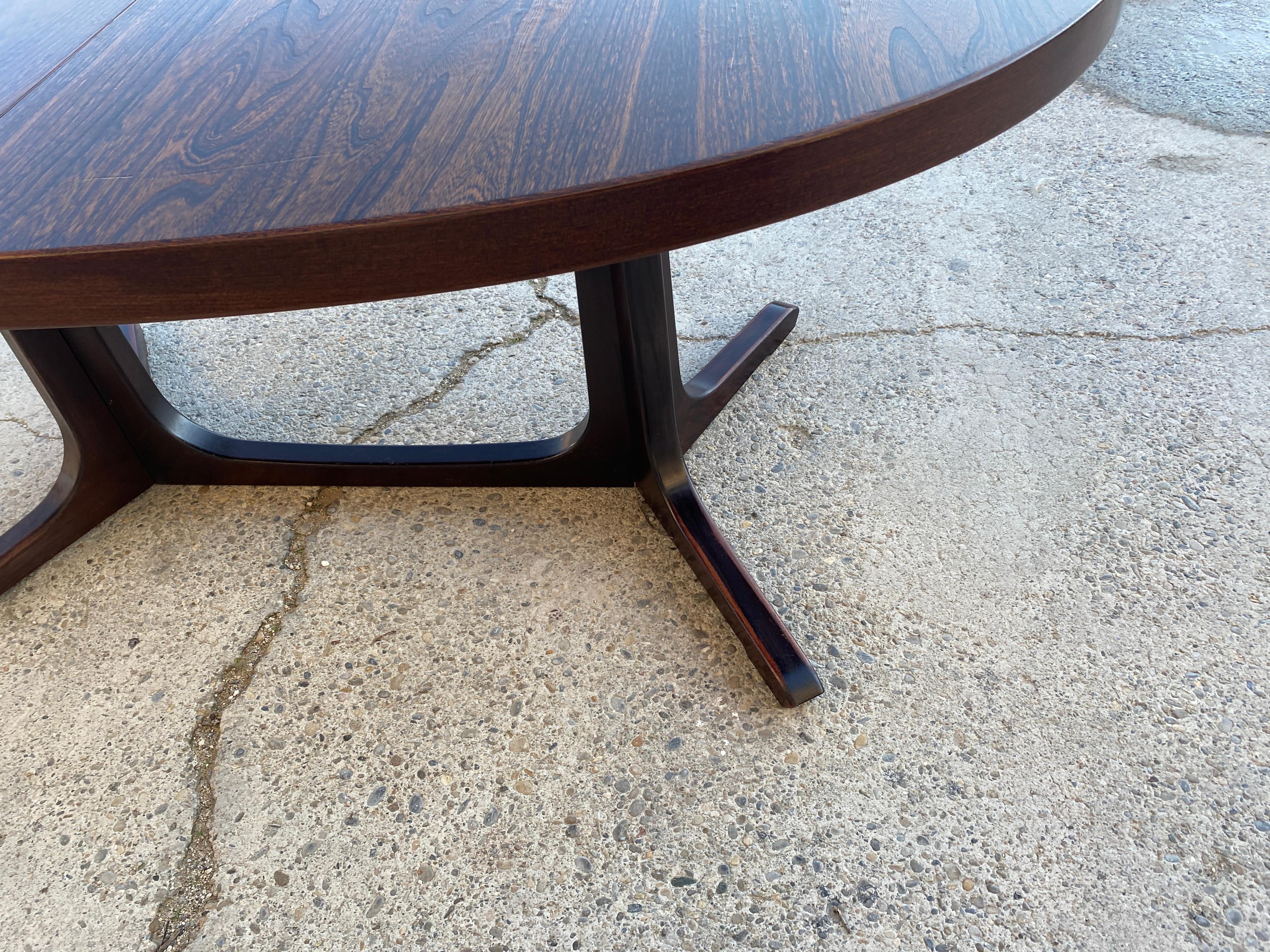 Baumann Extendable Dining Table, 1960s In Good Condition In Saint Rémy de Provence, FR