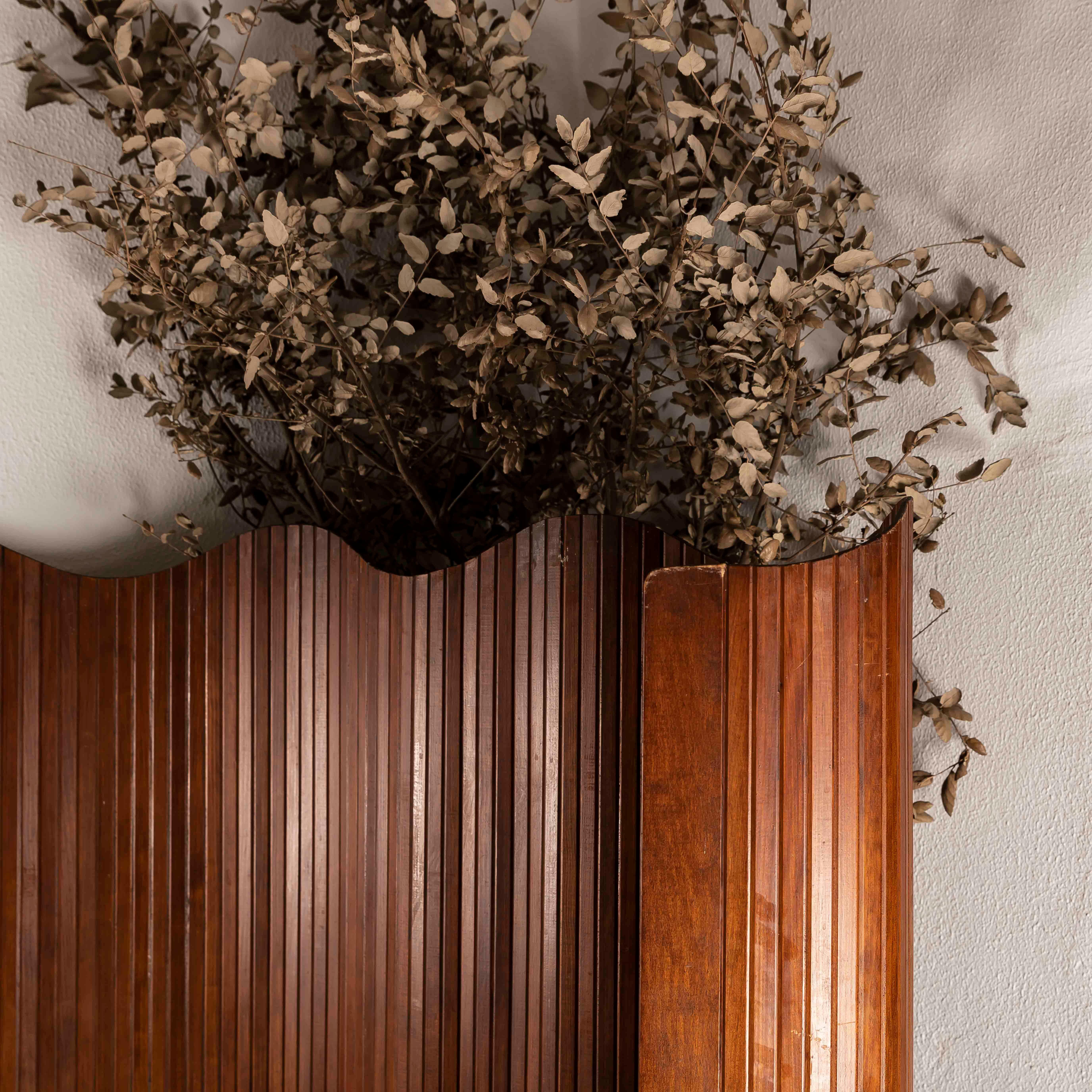 This Baumann Fils & Cie Midcentury Paravent Paris Room Divider Screen is a stunning and rare piece that combines functionality, elegance, and timeless mid-century design. Known for their exquisite craftsmanship, Baumann Fils & Cie was a