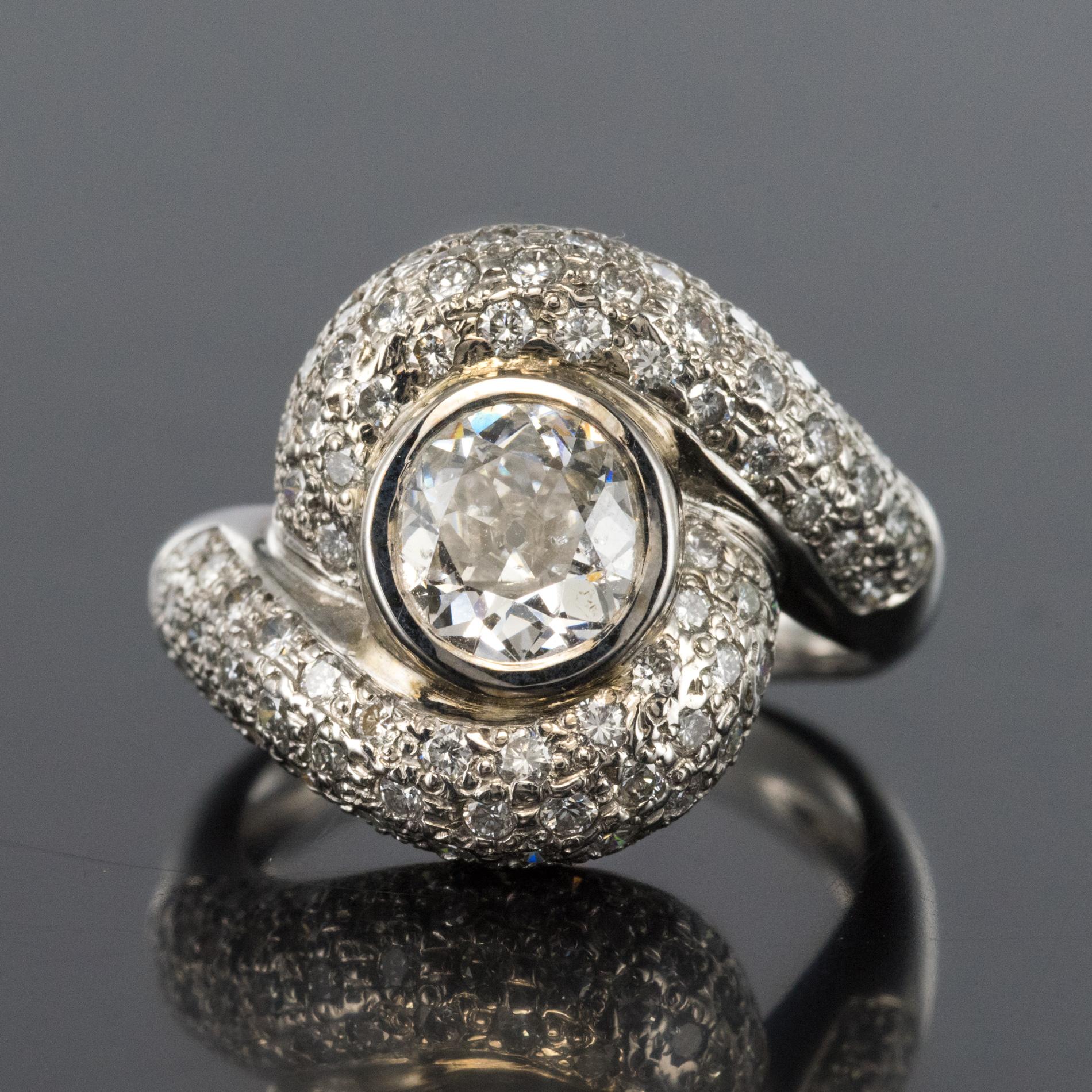 Modern 1.20 Carat Diamond 18 Karat White Gold Swirl Ring 2