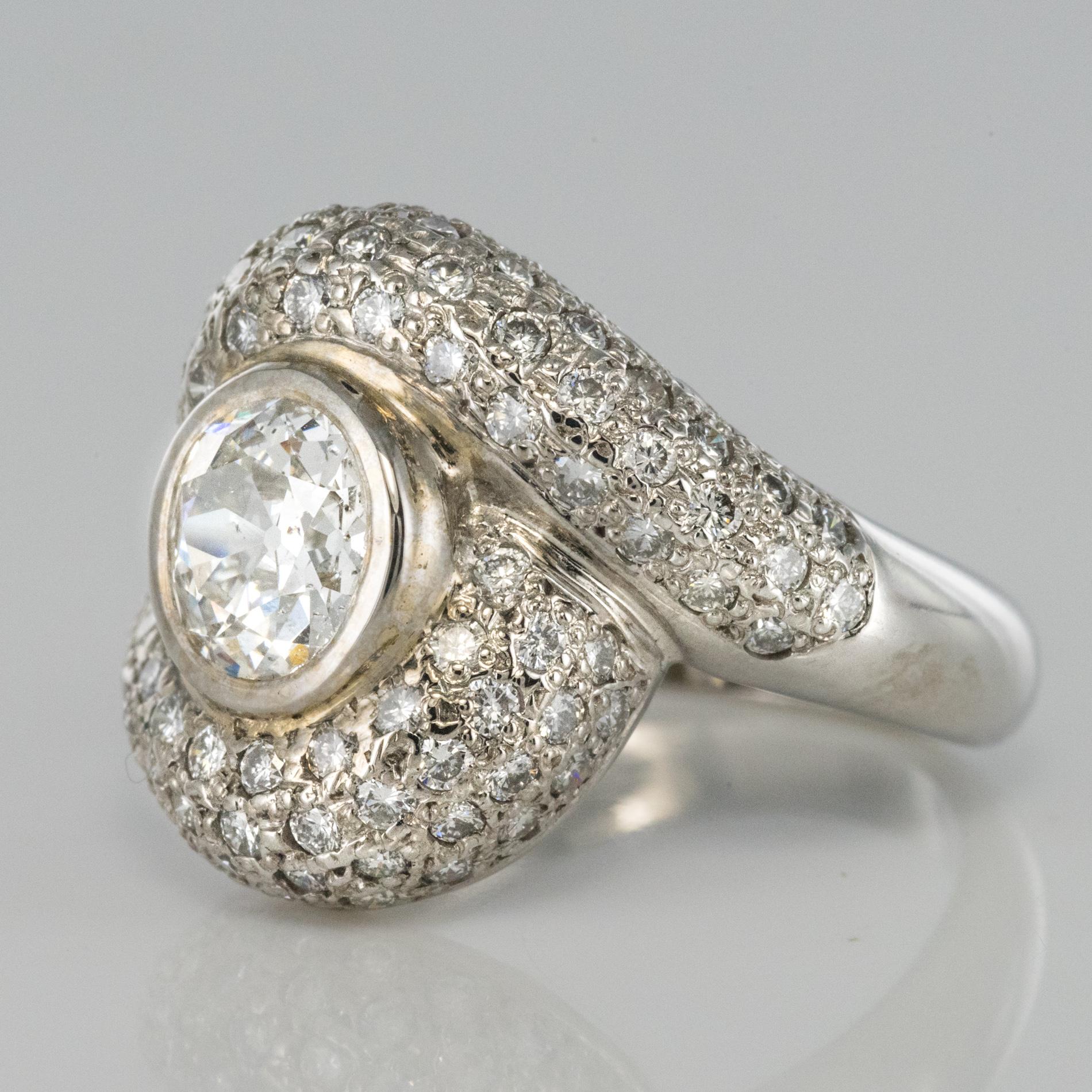 Modern 1.20 Carat Diamond 18 Karat White Gold Swirl Ring 6