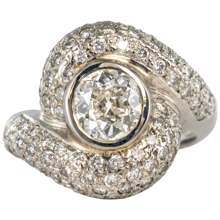 Modern 1.20 Carat Diamond 18 Karat White Gold Swirl Ring For Sale at ...