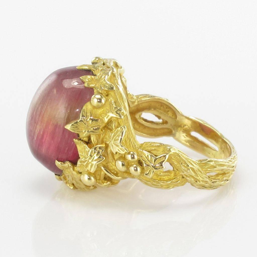 Baume Creation 16 Karat Watermelon Cabochon Turmalin 18 Karat Gelbgold Ring (Empire)