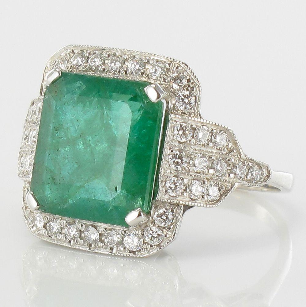 Baume 4.65 Carat Emerald Diamond Gold Ring 4