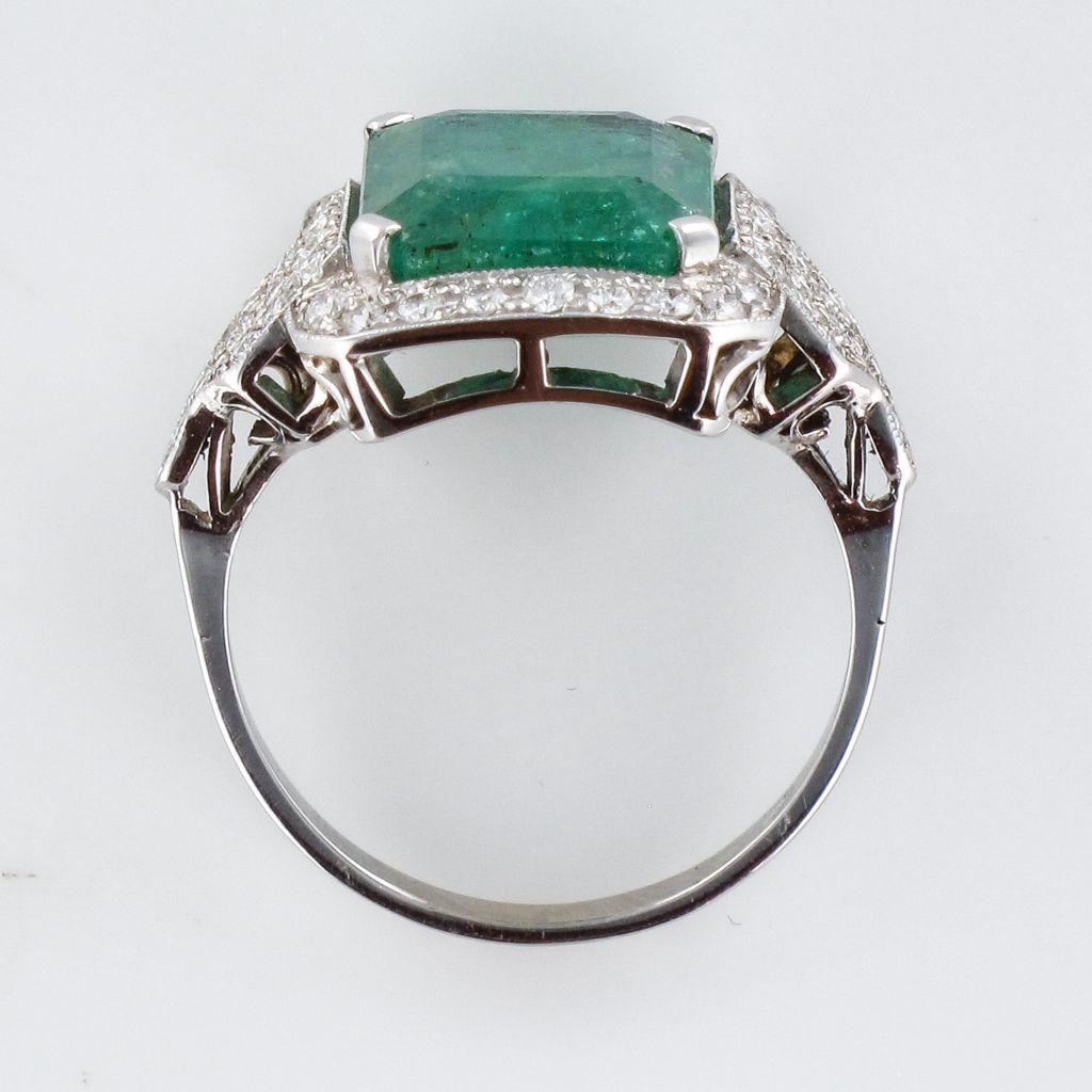 Baume 4.65 Carat Emerald Diamond Gold Ring 6