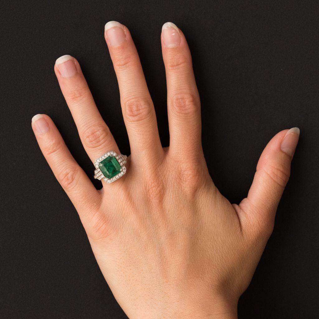 Baume 4.65 Carat Emerald Diamond Gold Ring 2