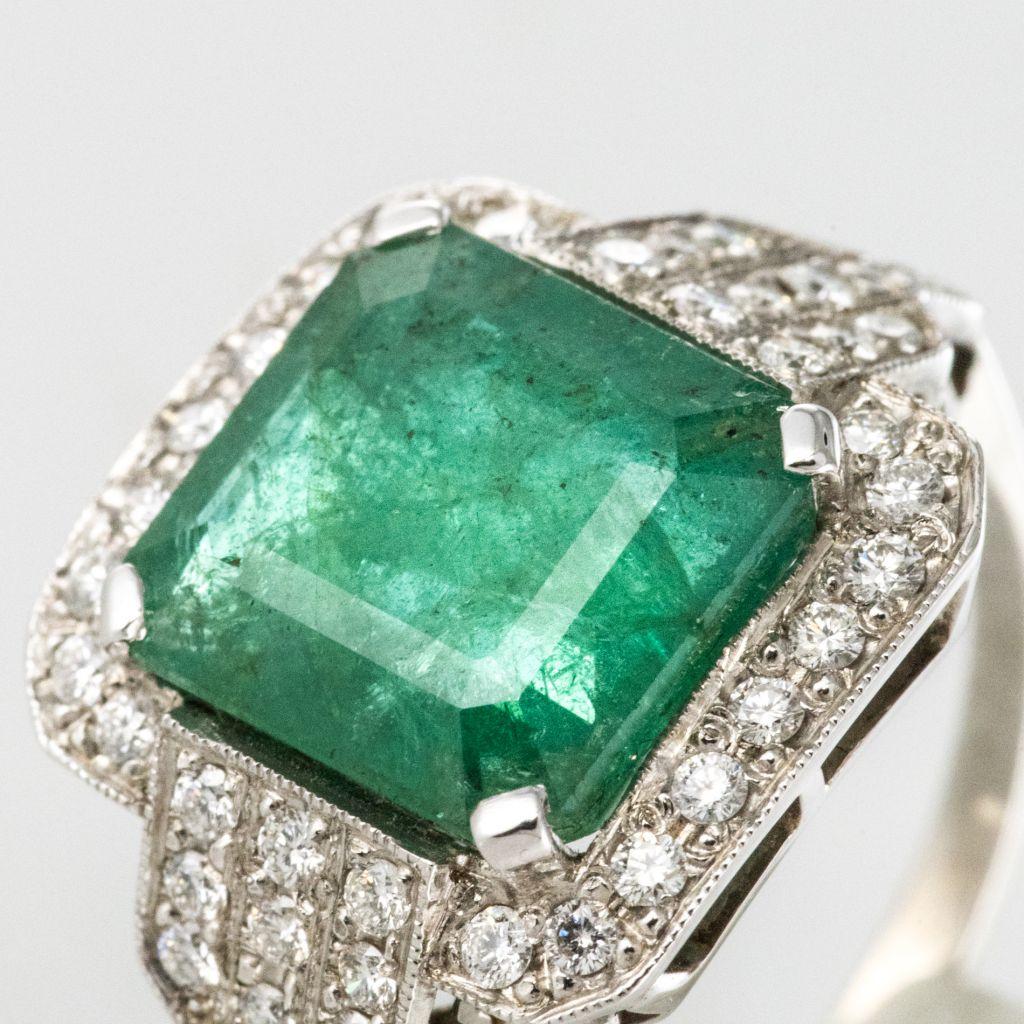 Baume 4.65 Carat Emerald Diamond Gold Ring 3