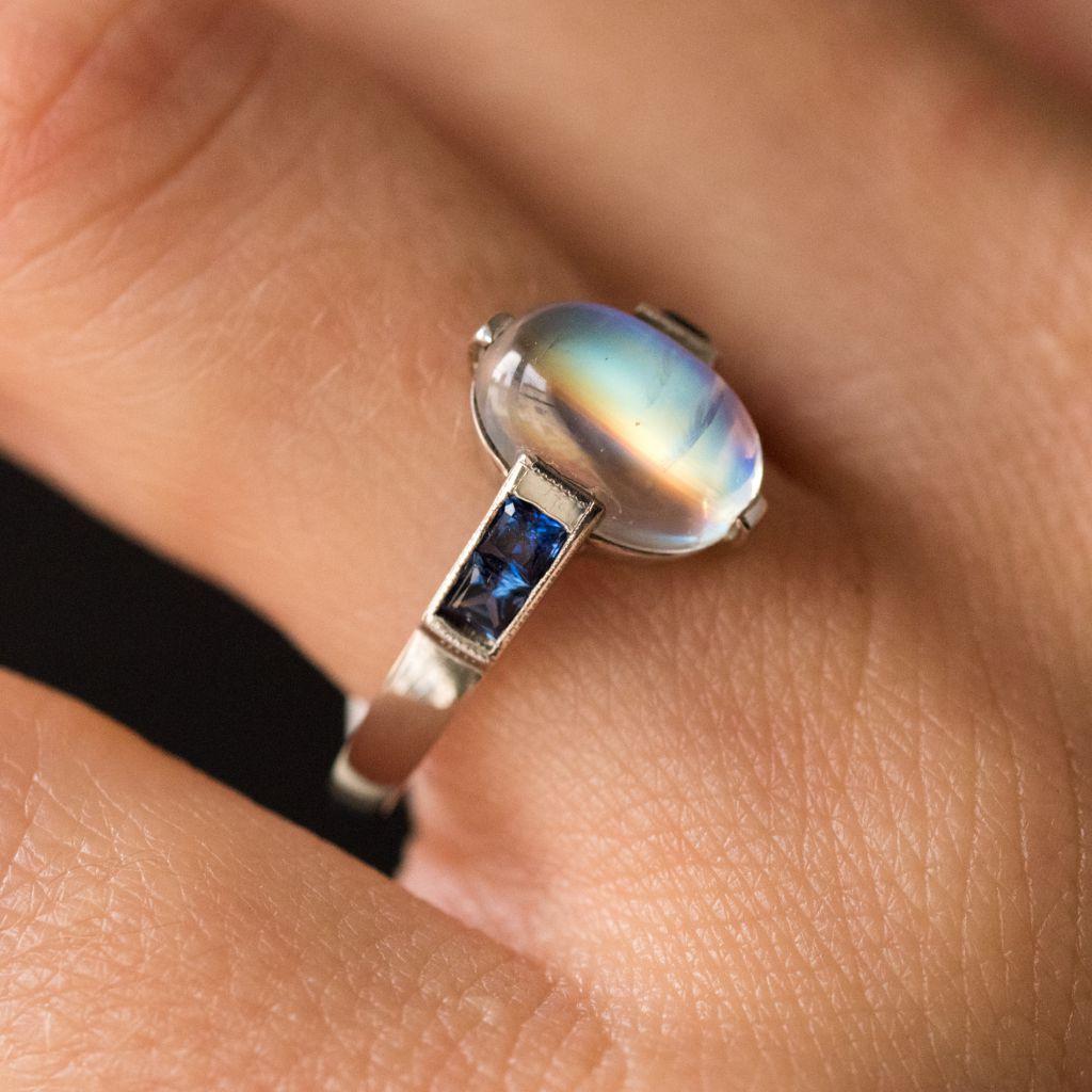 Baume Art Deco Style 2.30 Carat Moonstone Calibrated Sapphire White Gold Ring For Sale 5