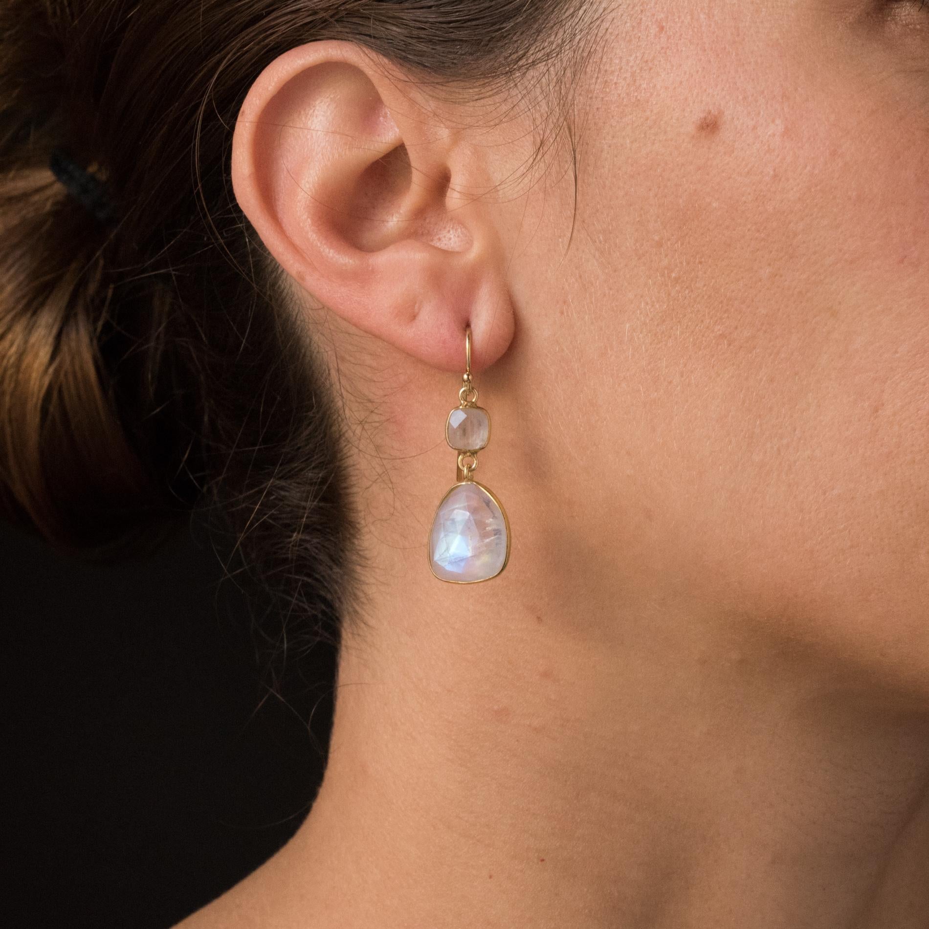 Baume Creation New Moonstones Yellow Gold Dangle Earrings In New Condition In Poitiers, FR