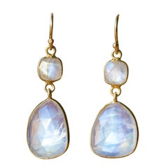 Baume Creation New Moonstones Yellow Gold Dangle Earrings