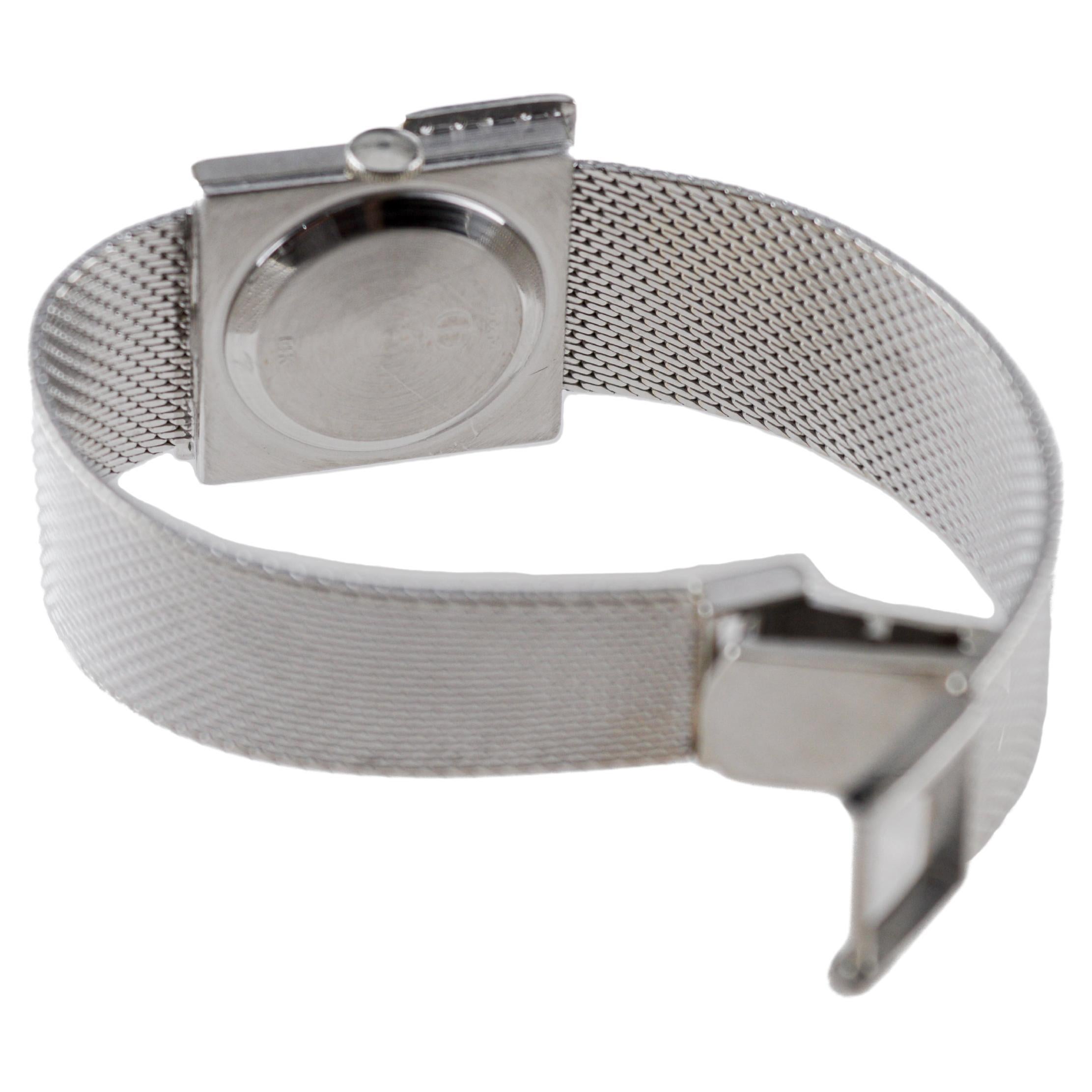 Baume Mercier 14 carats Montre habillée en or blanc massif avec accents de diamants en vente 5
