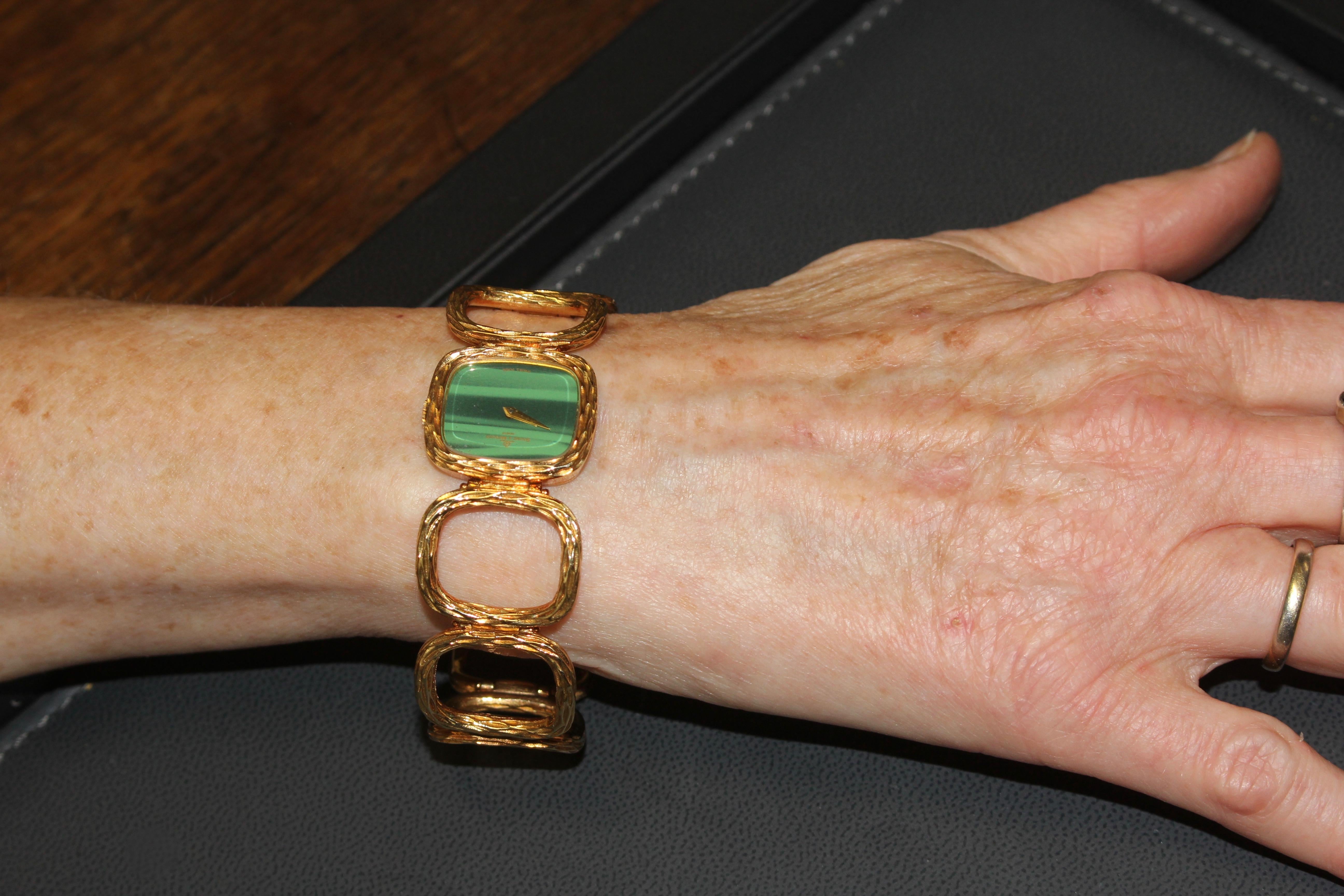 Baume & Mercier, 18 Karat Gold and Malachite Ladies Bracelet Wristwatch For Sale 1