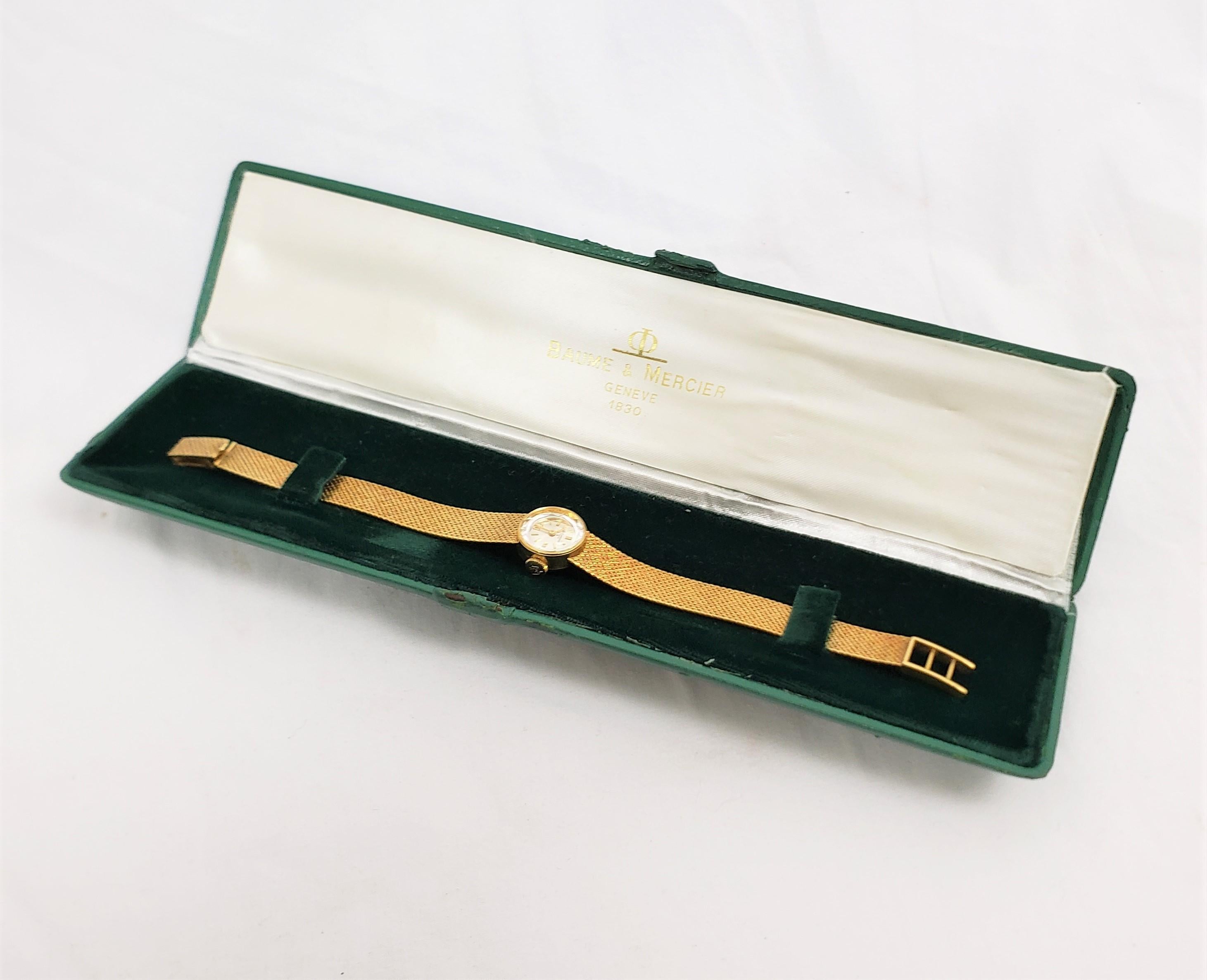 Baume Mercier 18 Karat Gelbgold Damenarmbanduhr & Armband & Armband & Originalverpackung (Maschinell gefertigt) im Angebot