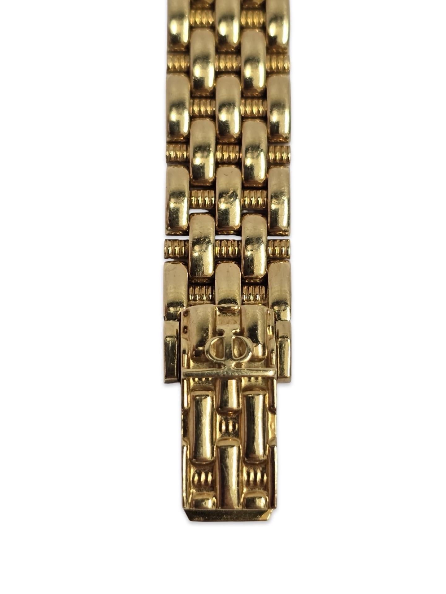Baume & Mercier 18K Gold Diamond Bezel Ladies Watch, Quartz, Swiss Made In Excellent Condition For Sale In Miami, FL
