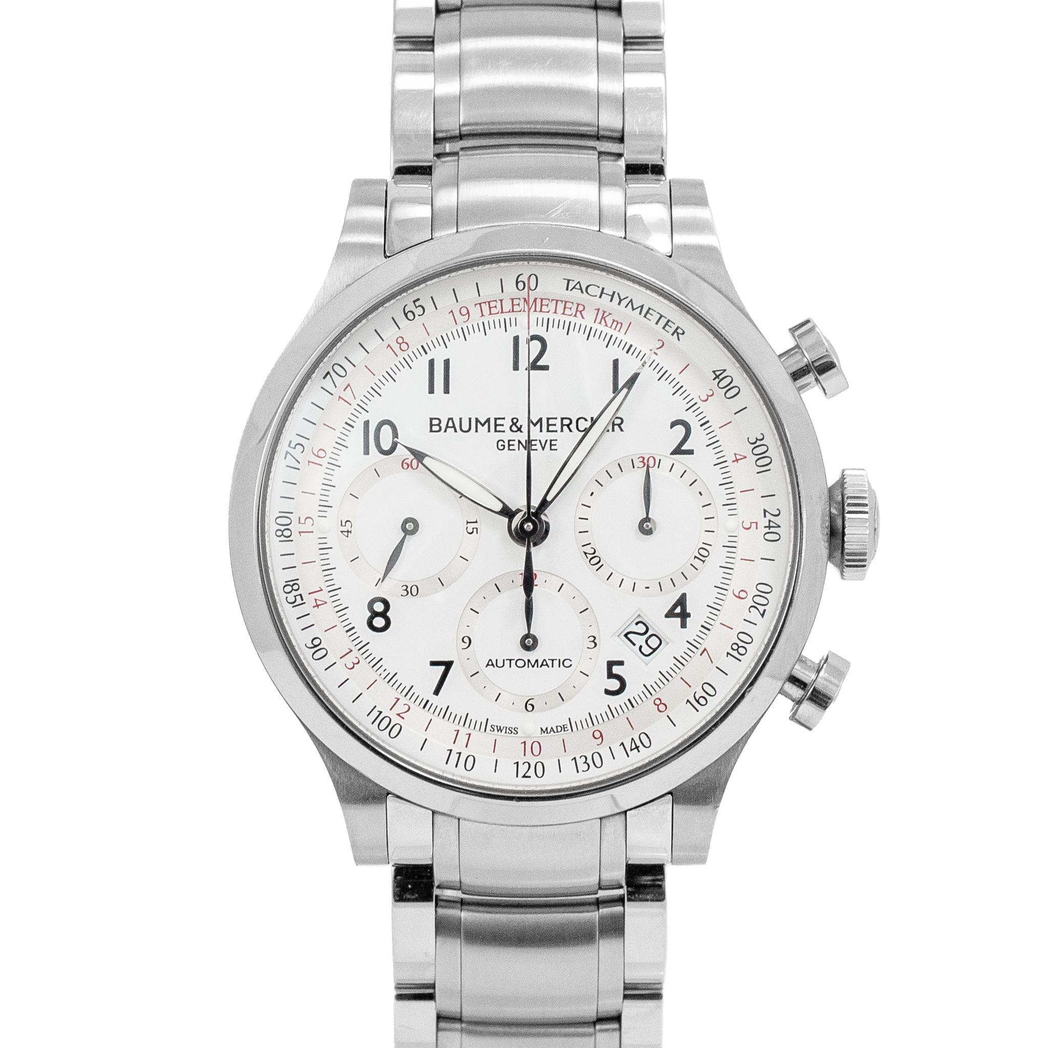 Marca: Baume & Mercier 

Sexo: Hombres 

Tipo de metal: Acero inoxidable 

Diámetro: 42,00 mm 

Peso: 189,48 gramos

BAUME & MERCIER Reloj de pulsera de caballero de acero inoxidable BAUME & MERCIER de fabricación suiza con caja original. Grabado