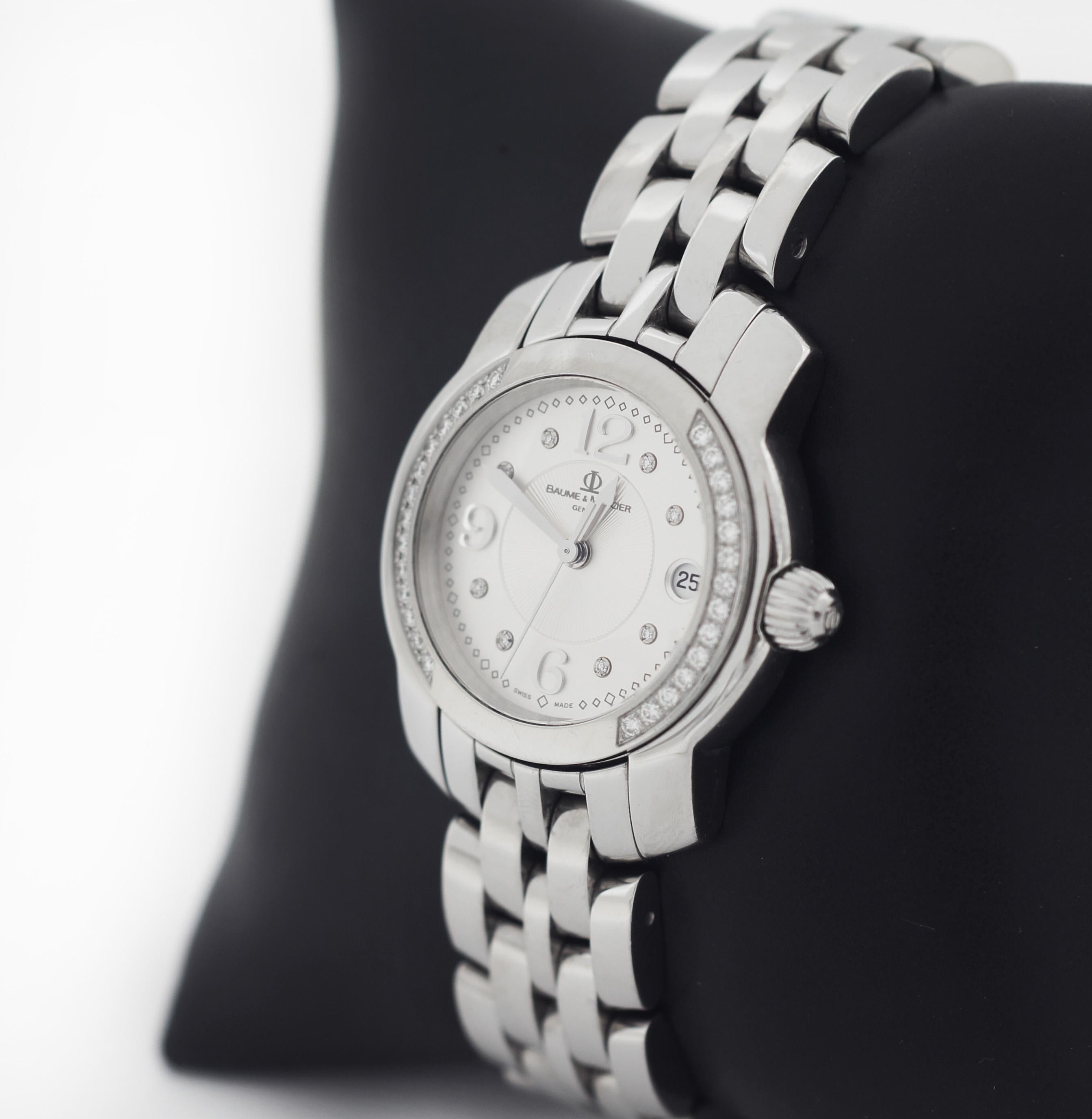 BAUME & MERCIER Capeland 65383 Montre à lunette diamantée en vente 1