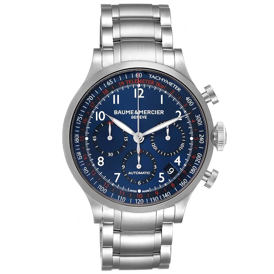 Baume Mercier Capeland Blaues Zifferblatt Chronograph Stahl Herrenuhr 10066. Automatisches Uhrwerk mit Selbstaufzug. Gehäuse aus Edelstahl mit einem Durchmesser von 44.0 mm. Gehäusedicke 14,9 mm. Ausstellung skelettierter Gehäuseboden. Kaliber