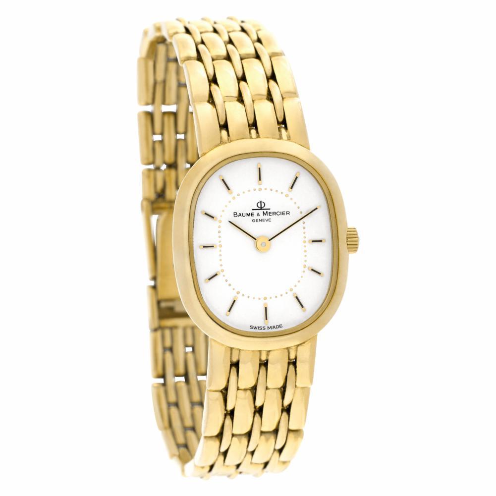 Modern Baume & Mercier Classic 186009 18 Karat White Dial Quartz Watch For Sale