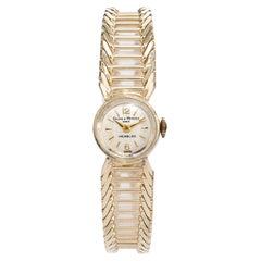 Baume & Mercier Ladies Yellow Gold Manual Wind Wristwatch