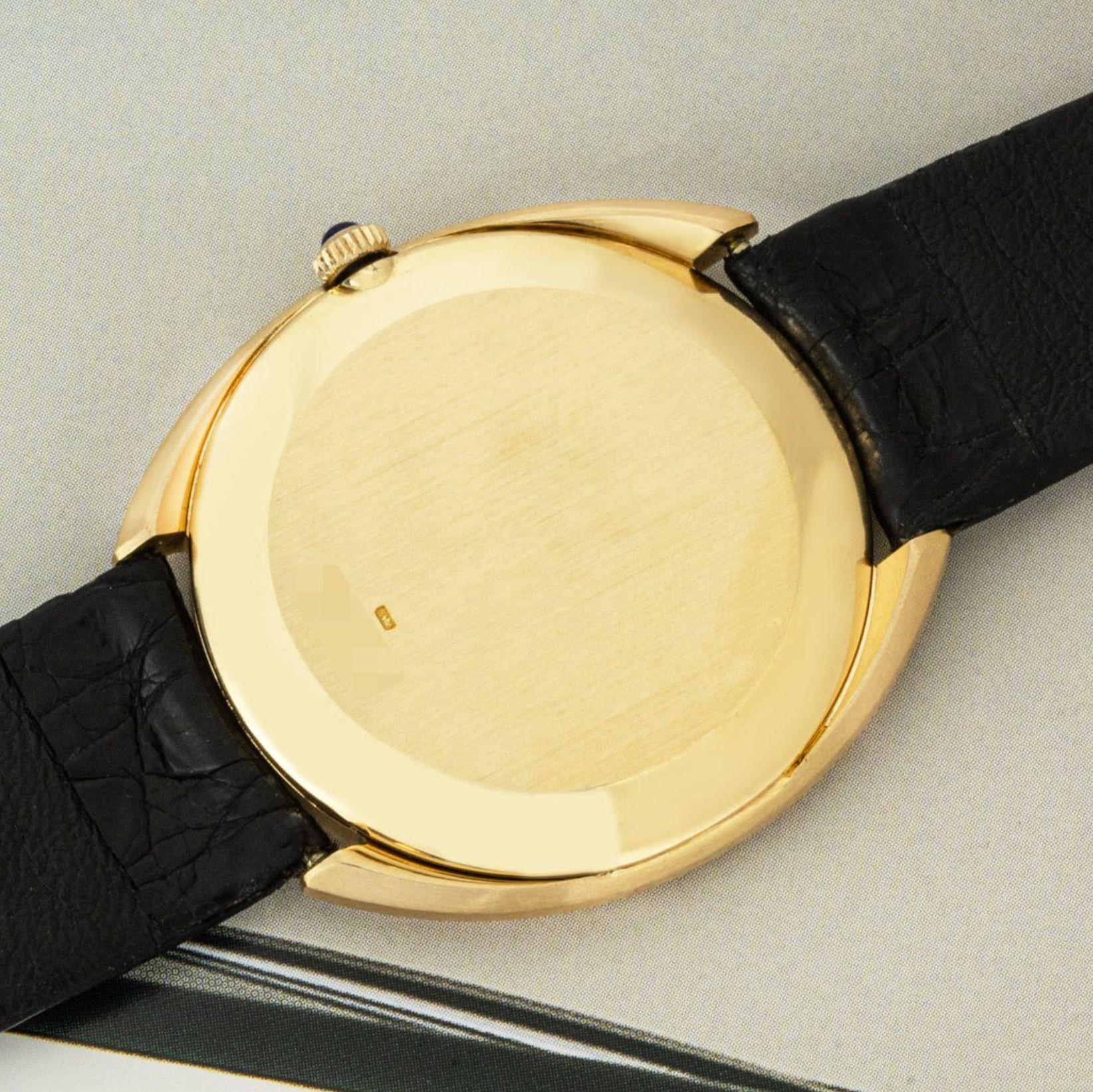 Baume & Mercier Lapis Dial Yellow Gold In Excellent Condition For Sale In London, GB