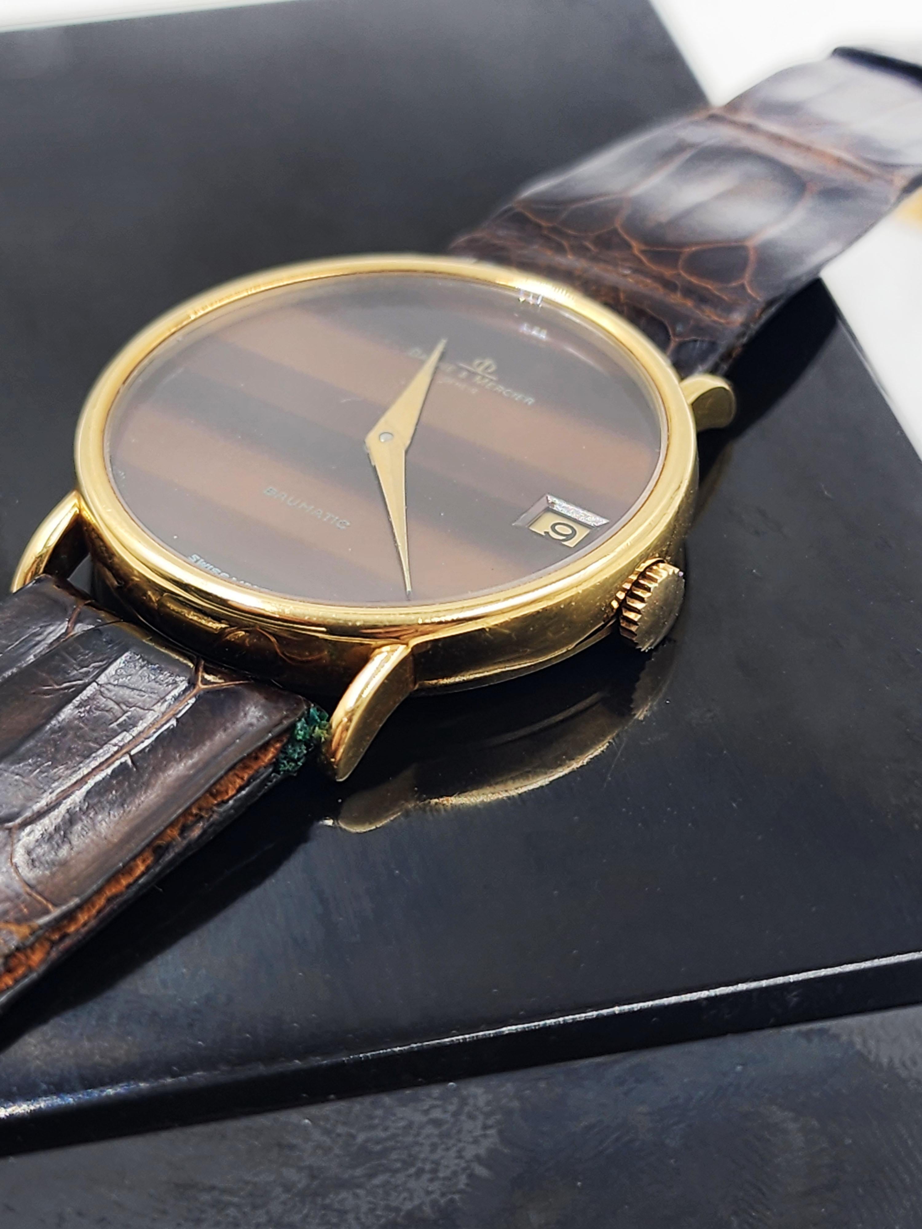 Swiss Baume & Mercier Men's Calendar Watch in 18 kt Gold Vintage For Sale