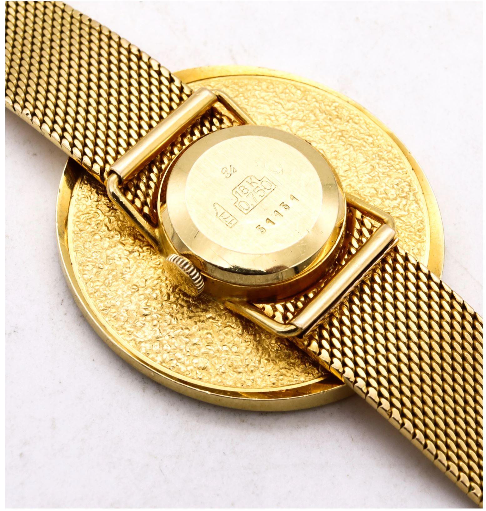 Women's or Men's Baume & Mercier Piaget 1970 Retro Modern Bracelet Wristwatch in 18Kt with Lapis For Sale