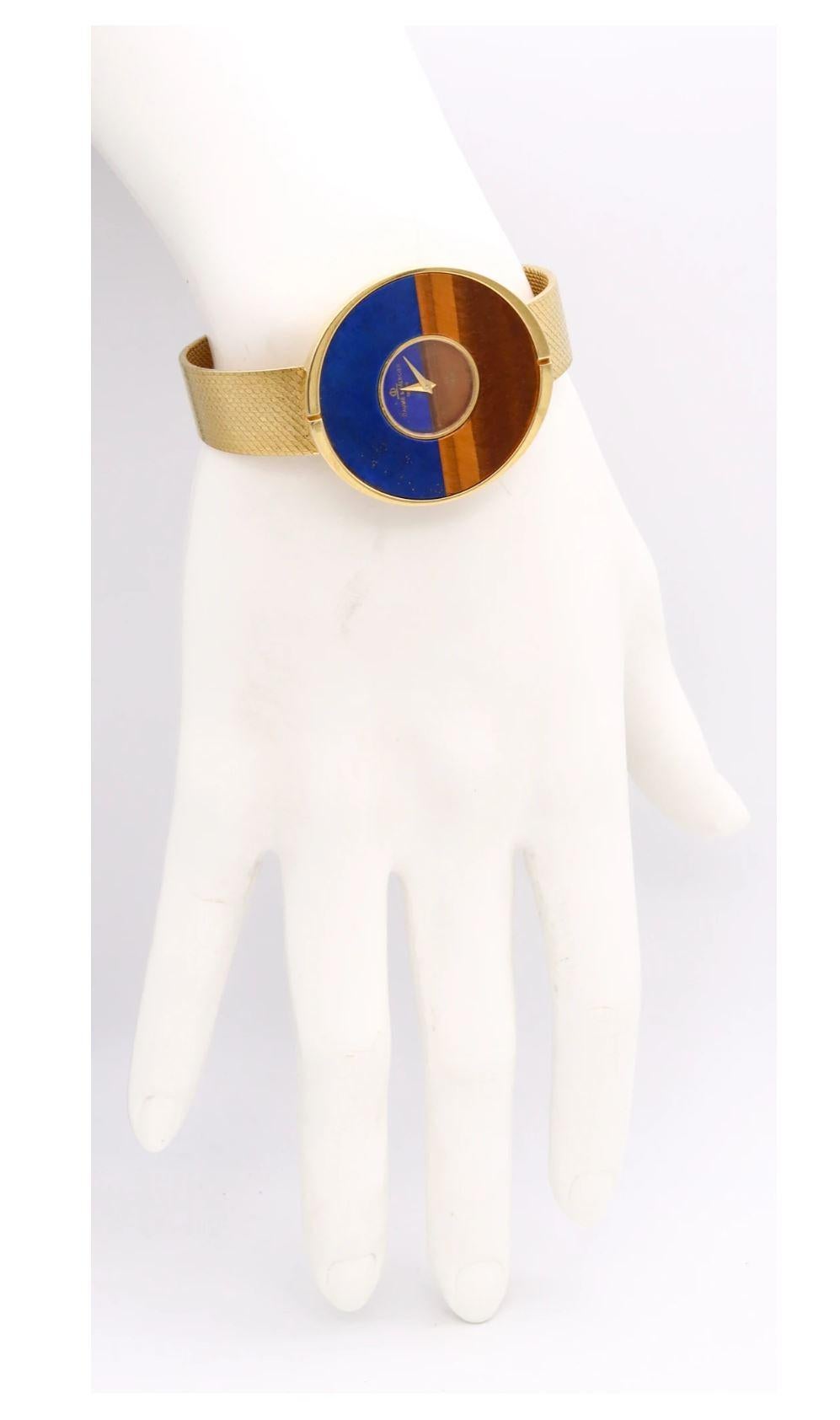 Baume & Mercier Piaget 1970 Retro Modern Bracelet Wristwatch in 18Kt with Lapis For Sale 2