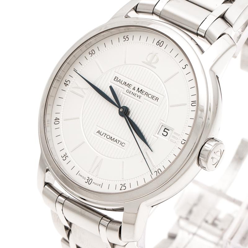 Part of the Classima collection, this Baume & Mercier timepiece is the perfect sophisticated everyday watch. Its round stainless steel case is coupled with a slim bezel and a matching dial. Featuring Roman numerals and indexes for the hours, it