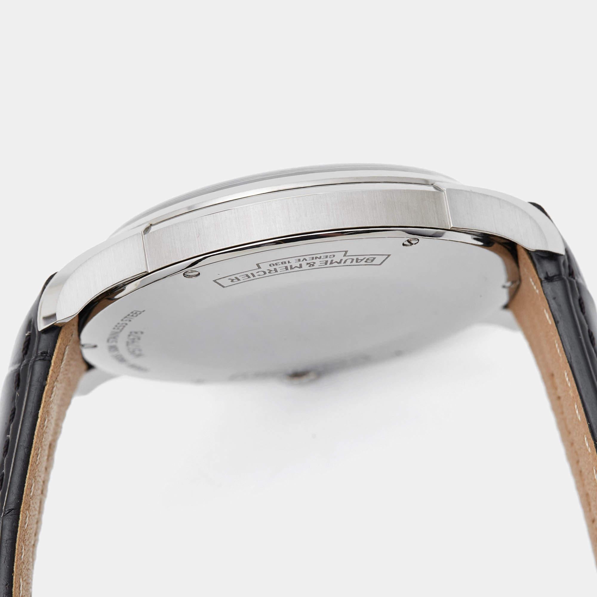 Baume & Mercier Stainless Steel Alligator Leather Clifton Men's Wristwatch 45 mm In Excellent Condition In Dubai, Al Qouz 2