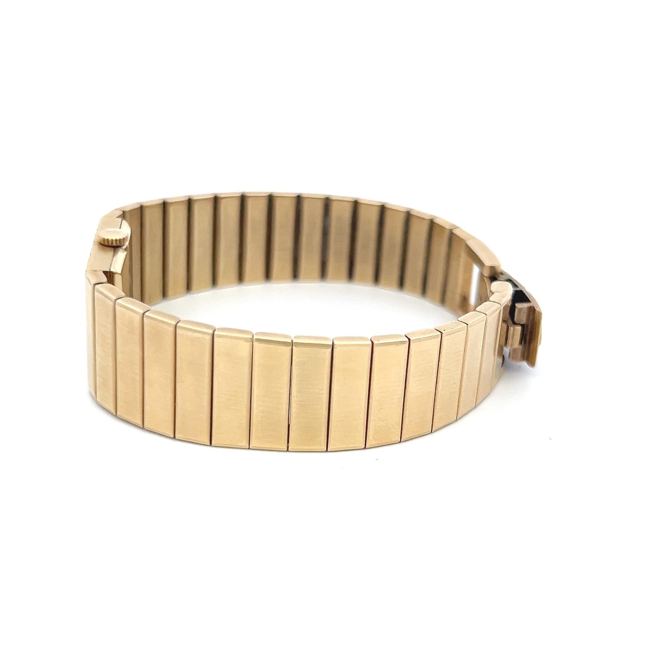 Women's or Men's Baume & Mercier Vintage 41.44 Grams 14 Karat Yellow Gold Wrist Watches For Sale