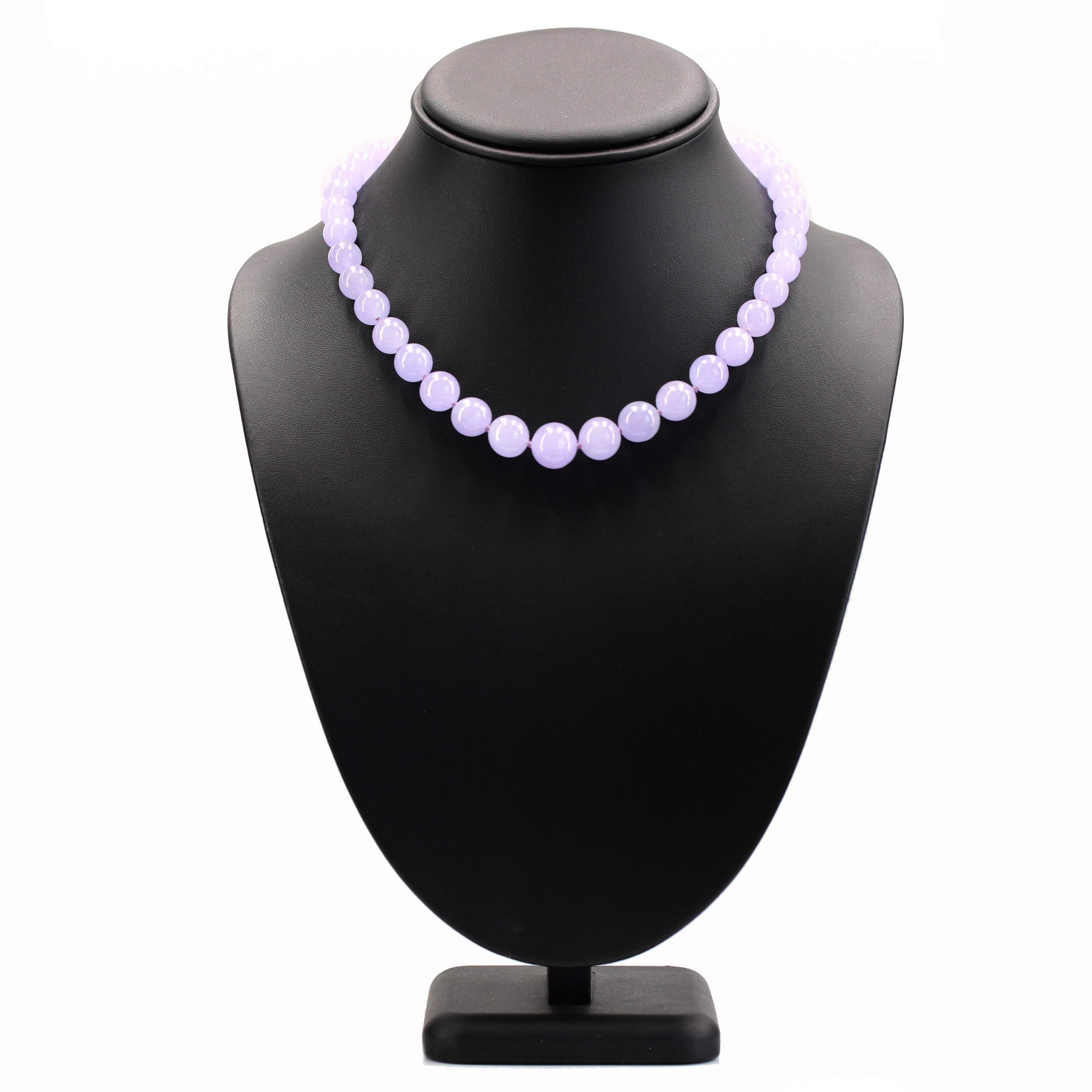 Baume Modern Parma Jade Jadeite Beads 18 Karat White Gold Necklace For Sale 3