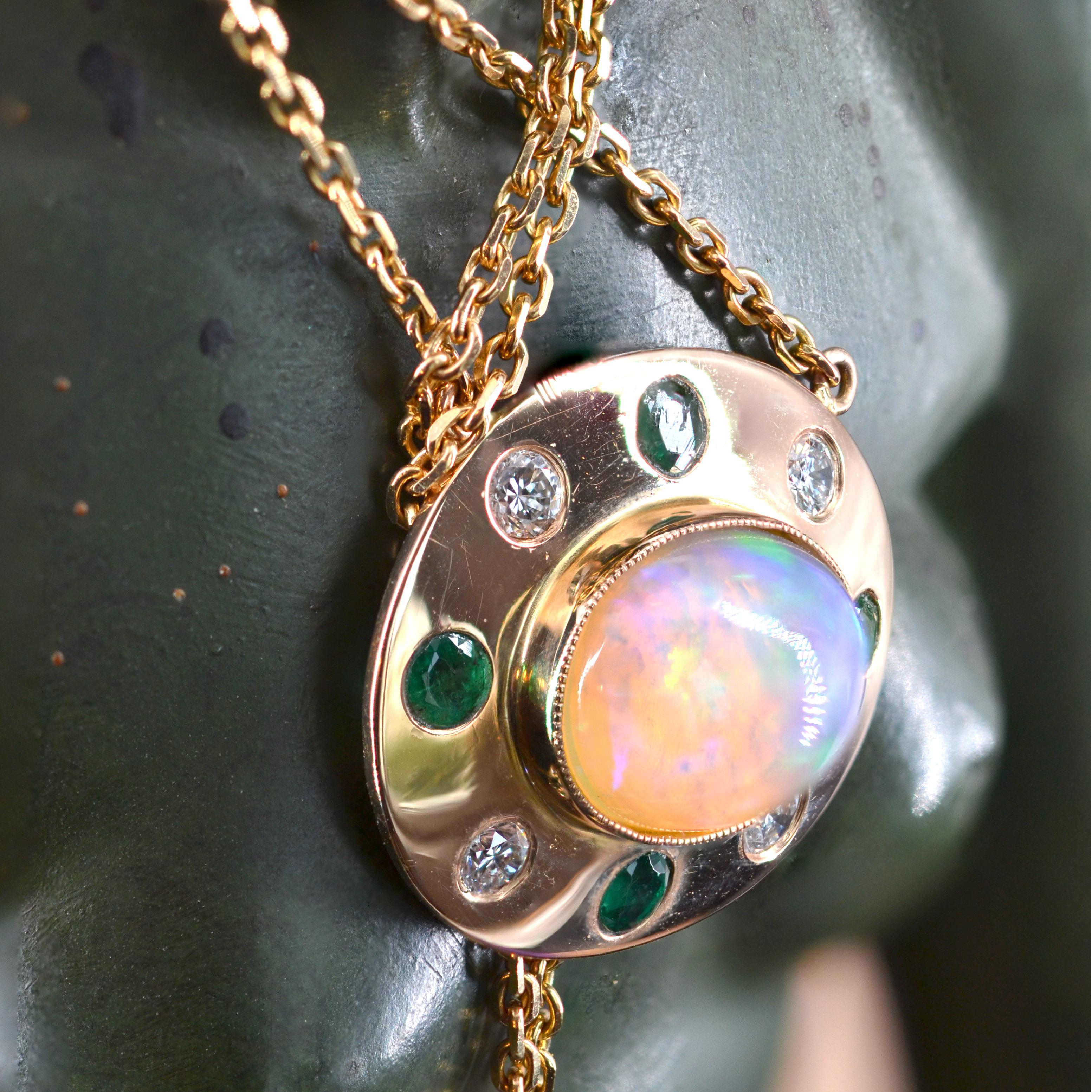 Baume Opal Emerald Diamond 18 Karat Yellow Gold Necklace 9