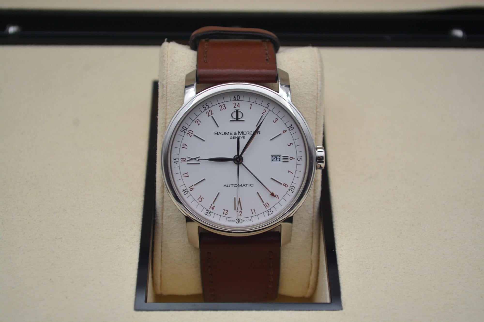 Baume&Mercier Classima GMT grande taille XL 42 avec cadran blanc en acier, réf. 65494 Excellent état à București, București