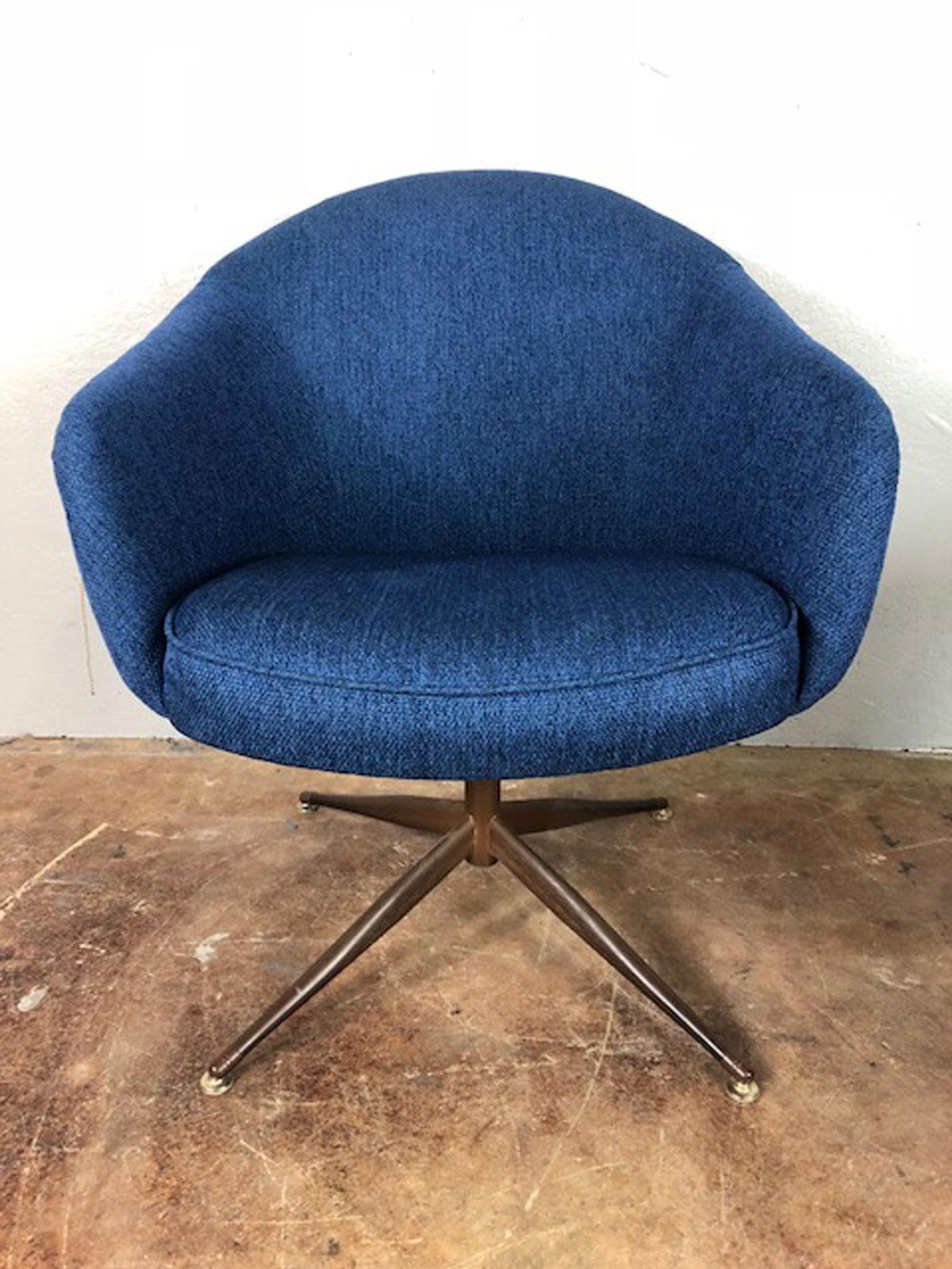 Pair of newly reupholstered Baumritter Viko club chairs, circa 1960s.