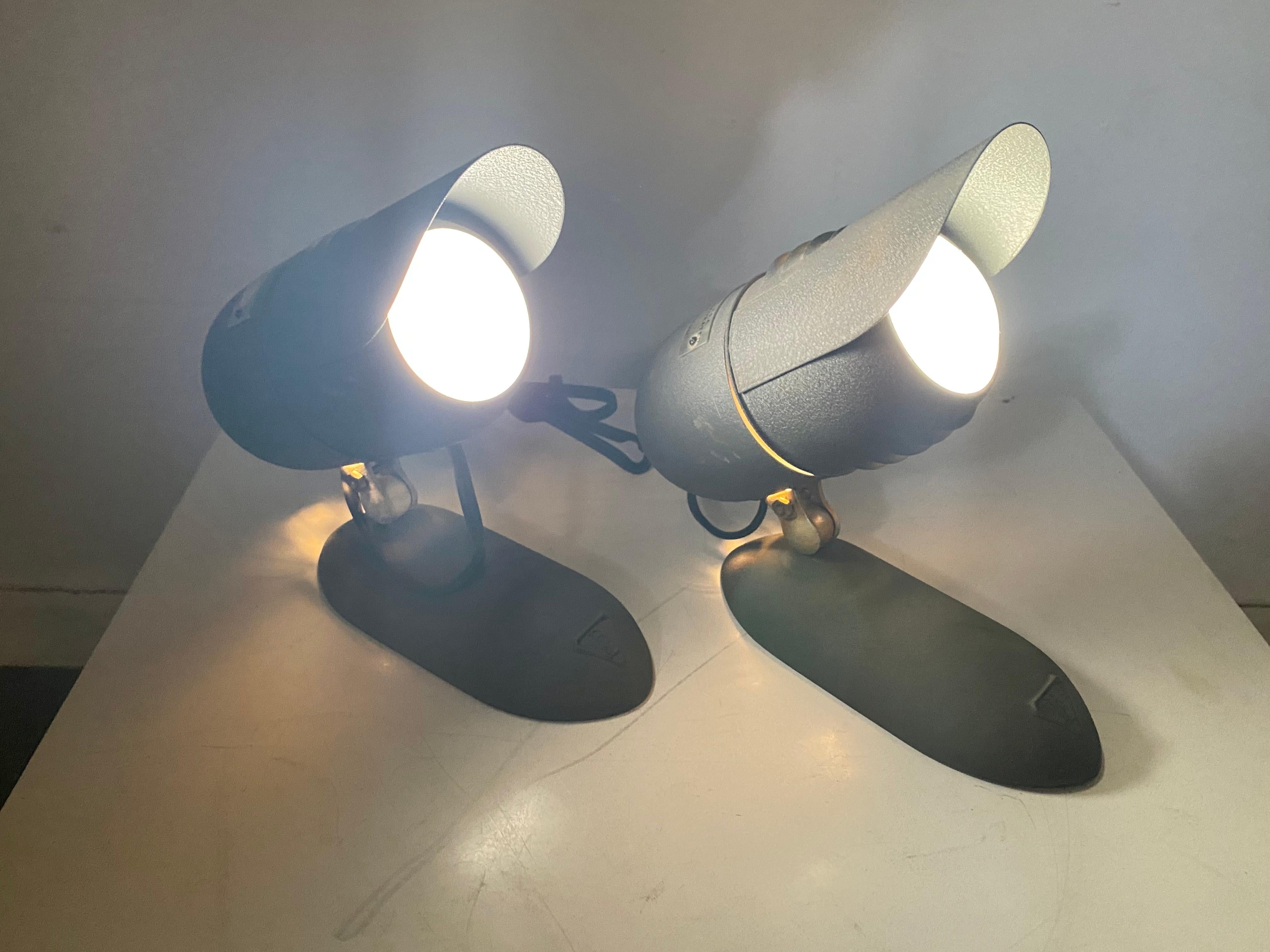 Bausch & Lomb Industrielle bewegliche Schreibtischlampe, Wandleuchter, Mid-Century Modern (Metall) im Angebot