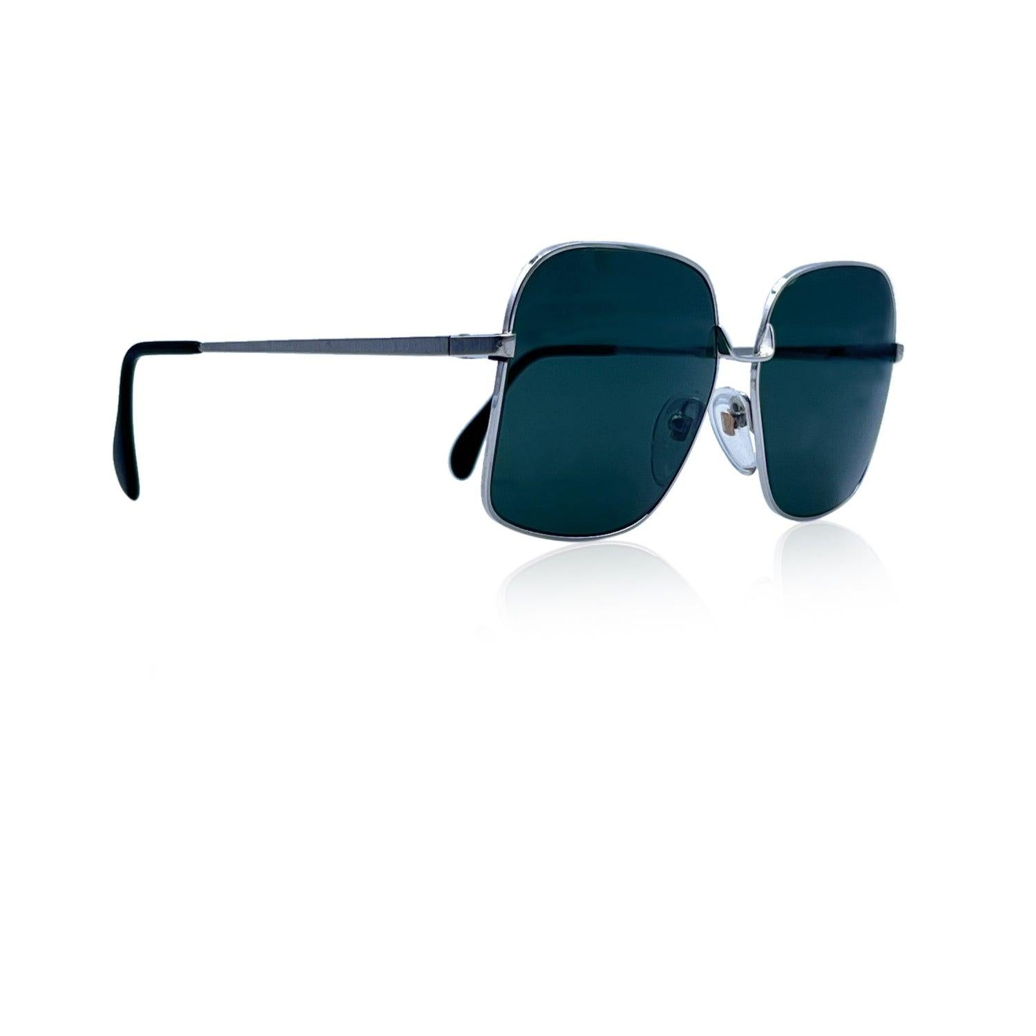 Blu Occhiali da sole Bausch & Lomb Vintage Unisex Square White Gold Mod. 520 in vendita
