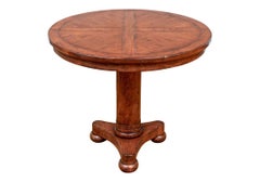 Table ronde de jeu ou de centre attribuée à Bausman