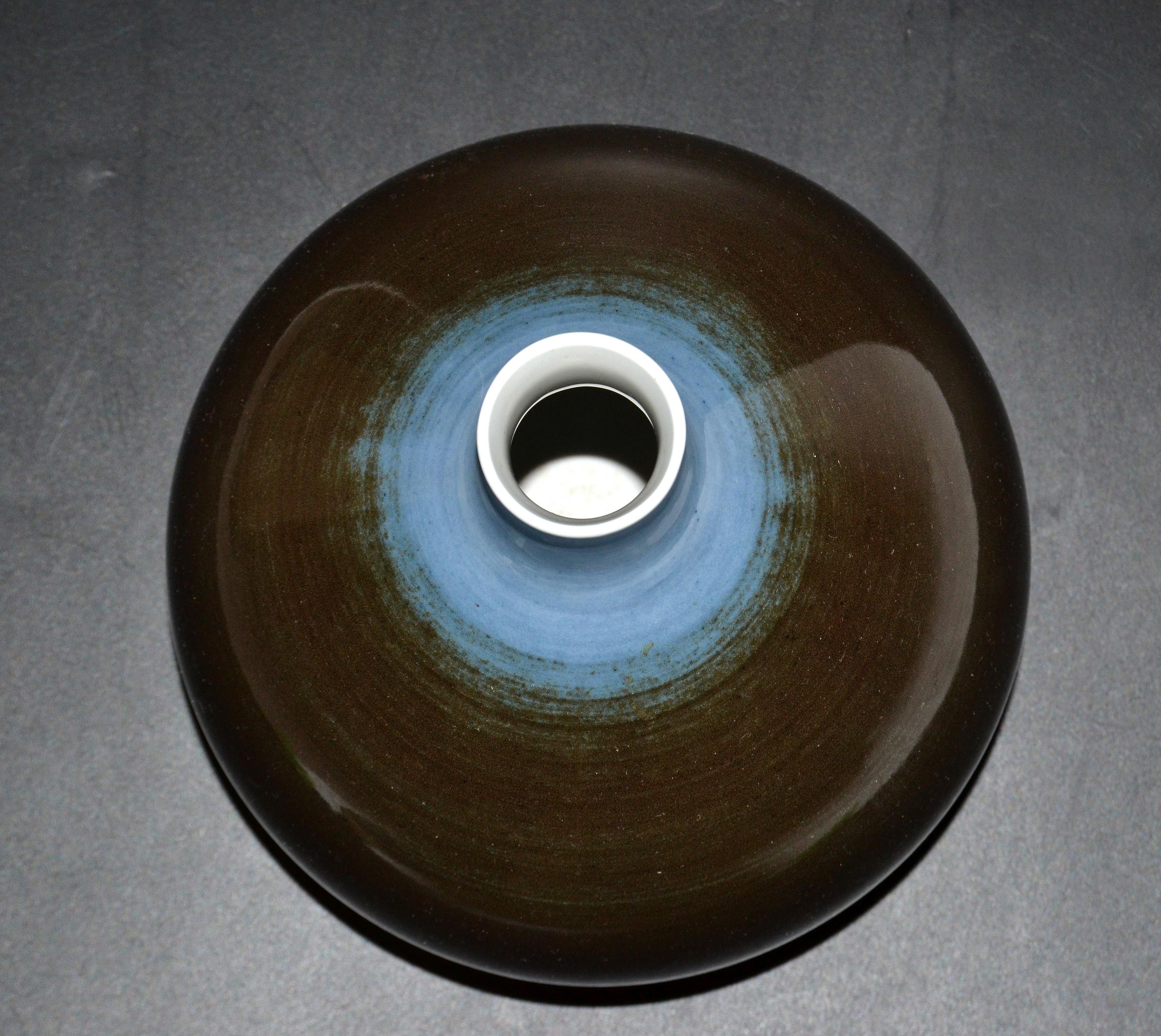 Bavaria Arzberg Hutschenreuther Vase aus glasiertem Porzellan in Schwarz, Blau und Weiß, 1970er Jahre (Moderne der Mitte des Jahrhunderts) im Angebot