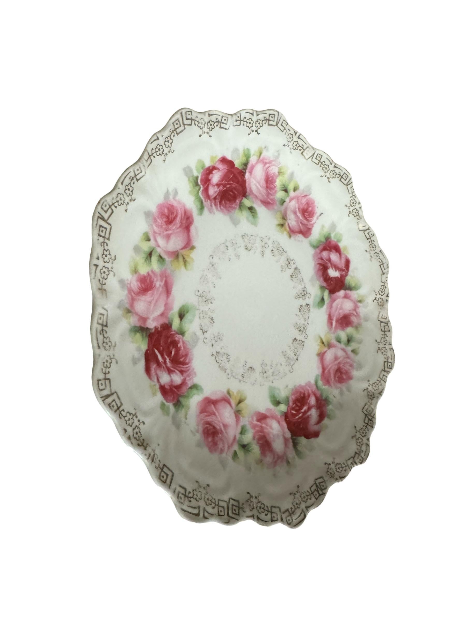 Allemand Petite assiette Chrysanthème de Bavière en vente