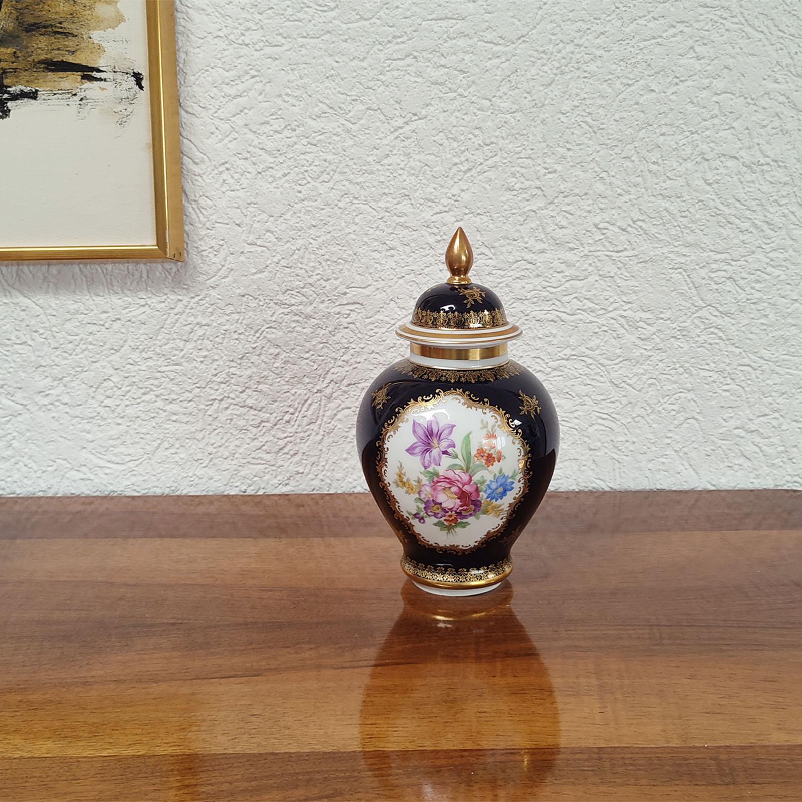 Bavaria Schumann, Kobaltblaues und goldenes Porzellangefäß mit Deckel, Deutschland 1940er Jahre im Angebot 1
