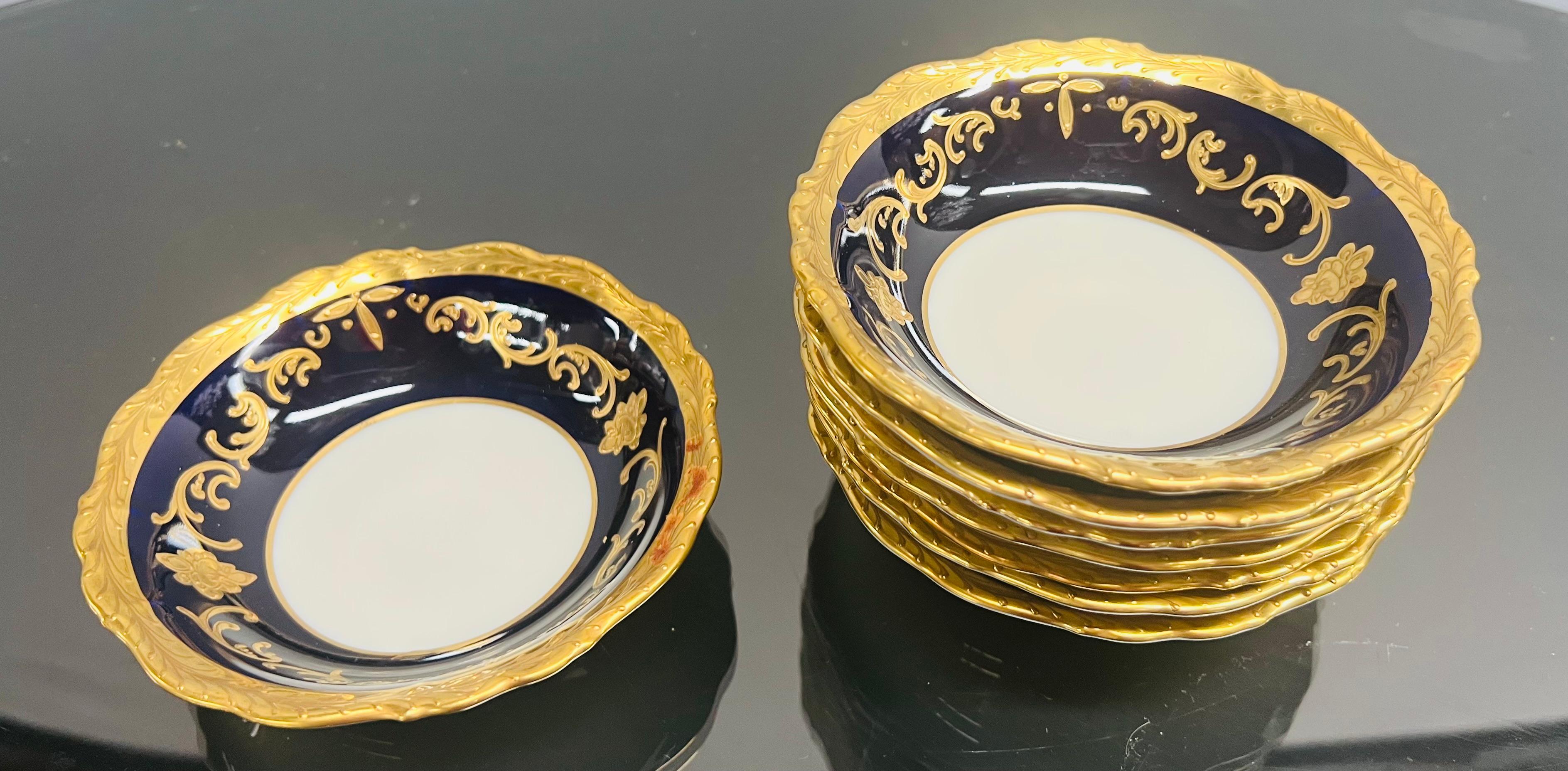 Bavaria Waldershot 22 K Gold Design Porcelain in Cobalt Blue, Set of 69 Pcs 2