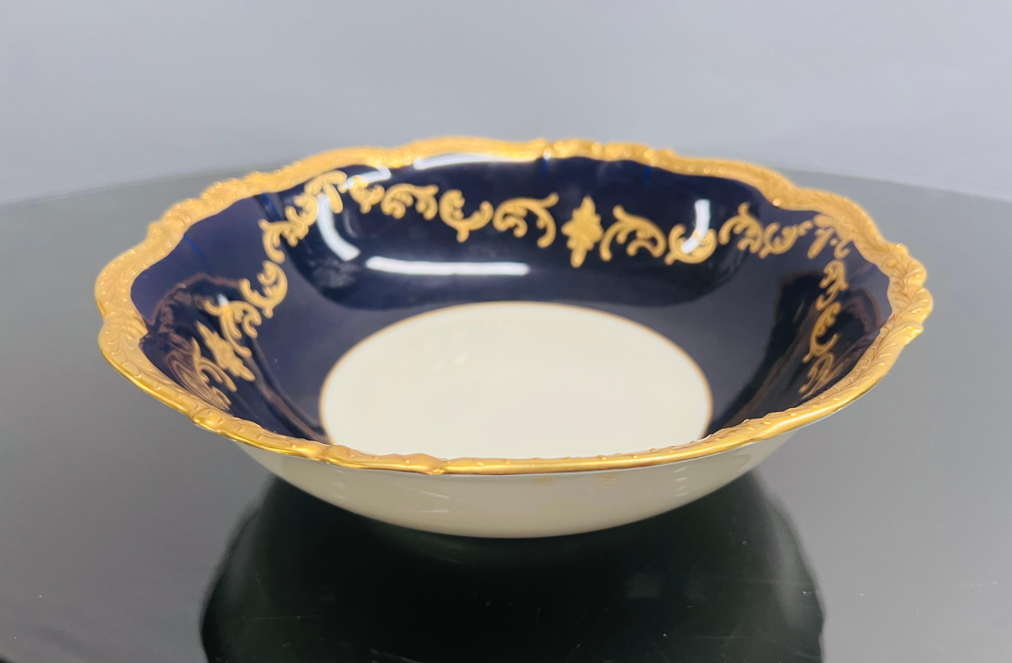 Bavaria Waldershot 22 K Gold Design Porcelain in Cobalt Blue, Set of 69 Pcs 8