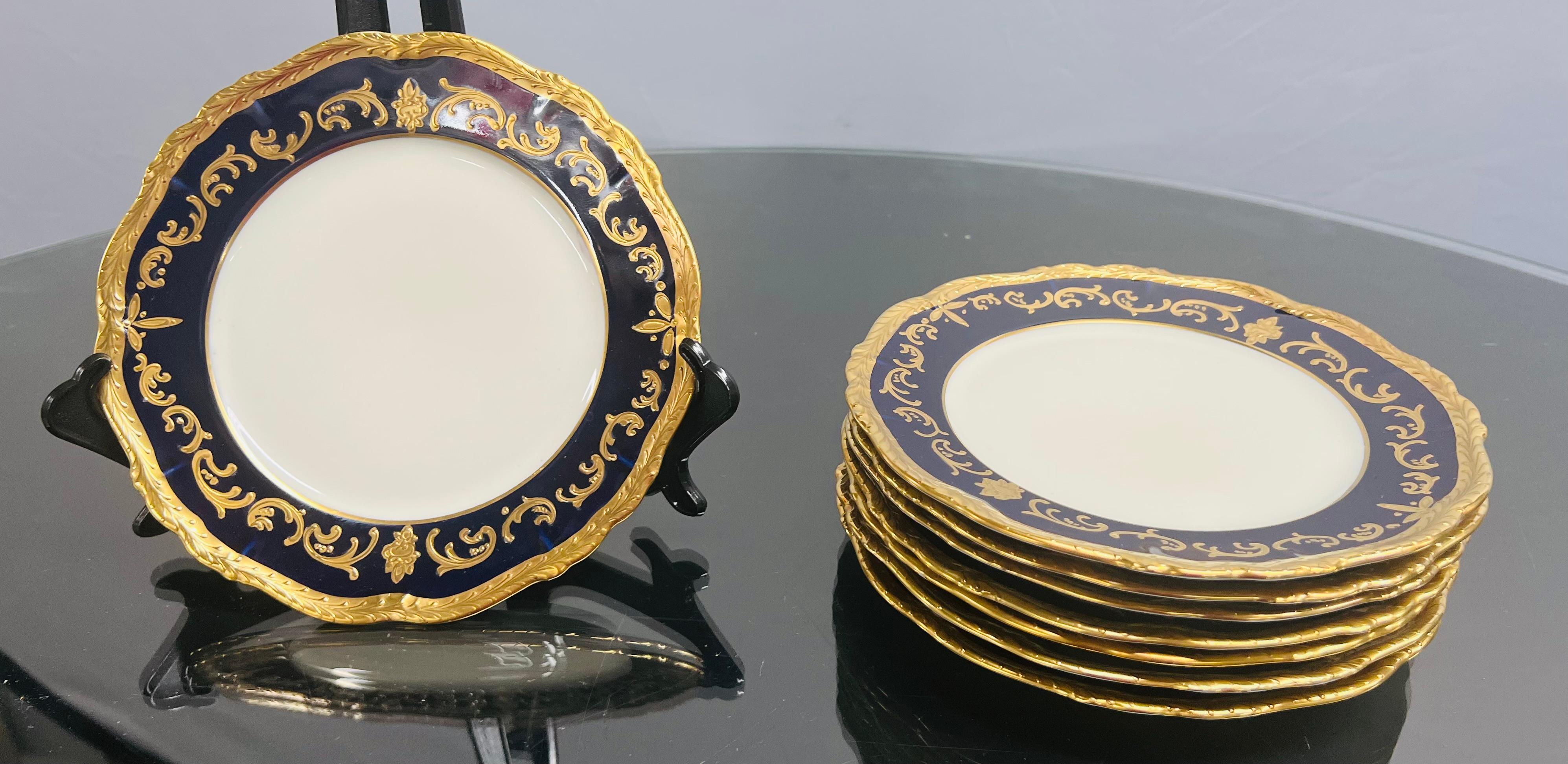 Bavaria Waldershot 22 K Gold Design Porcelain in Cobalt Blue, Set of 69 Pcs 1