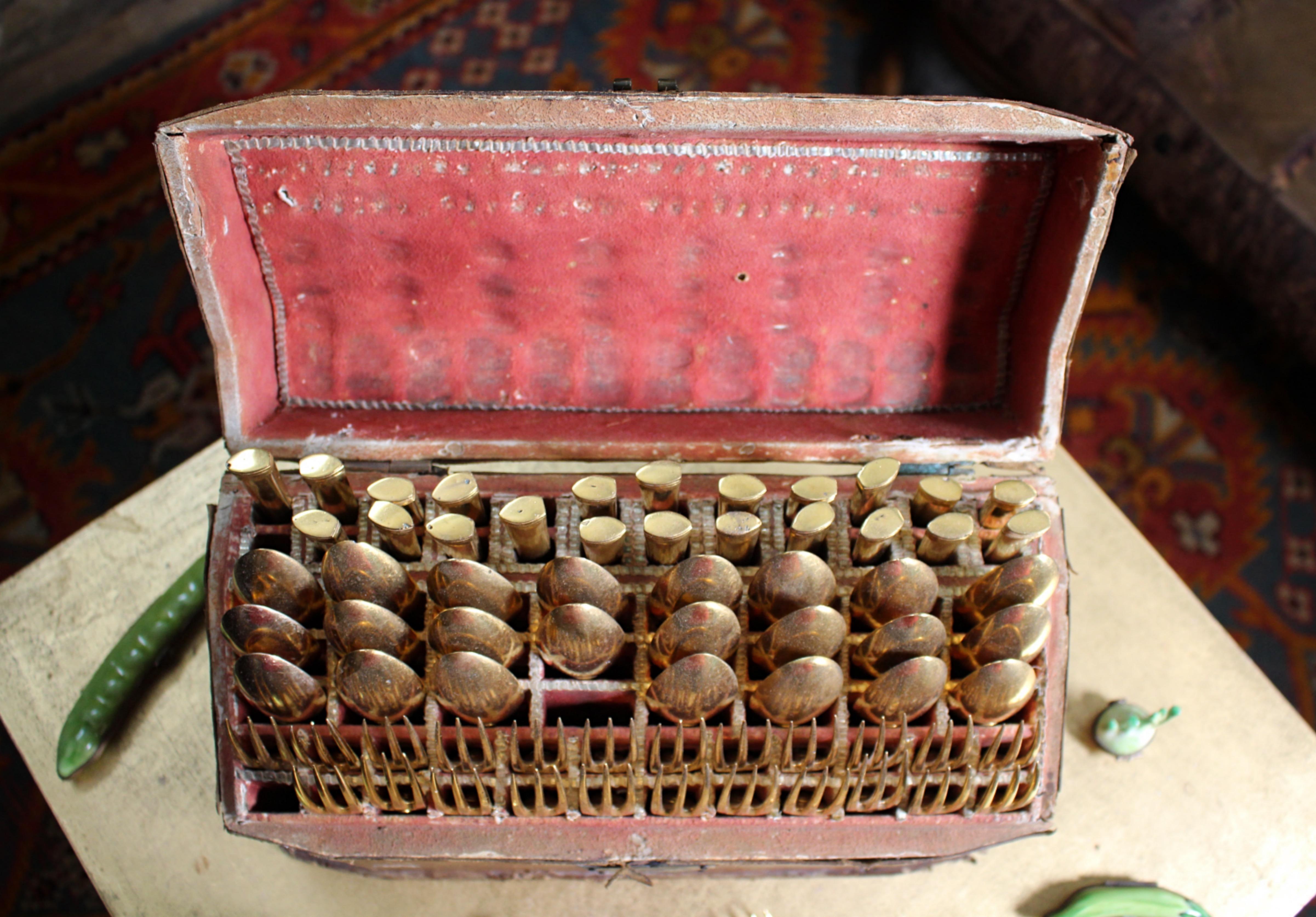 Bavarian 19th C Gilt Copper Flatware With Original Tooled Leather & Gilt Casket For Sale 6