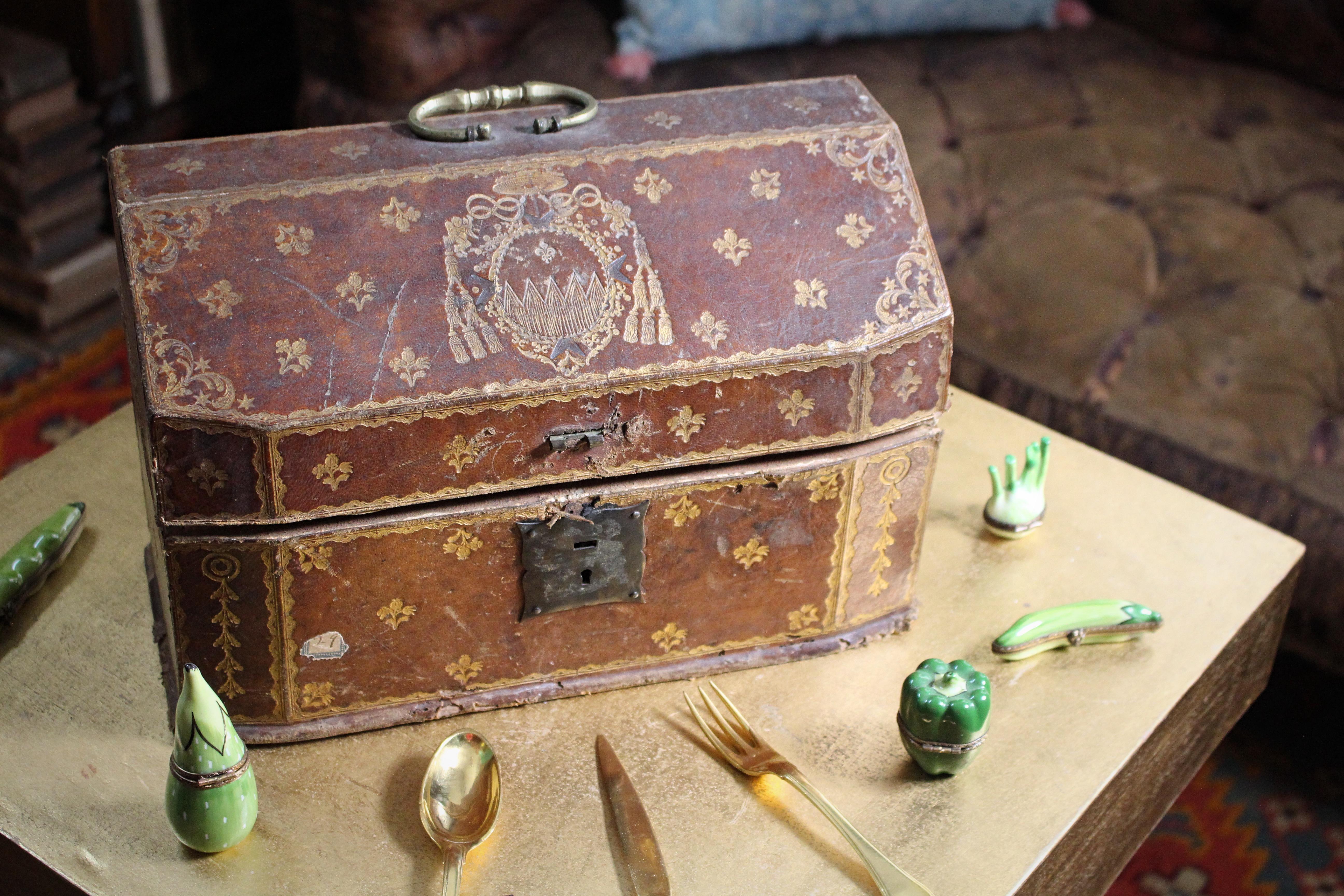 Bavarian 19th C Gilt Copper Flatware With Original Tooled Leather & Gilt Casket For Sale 7