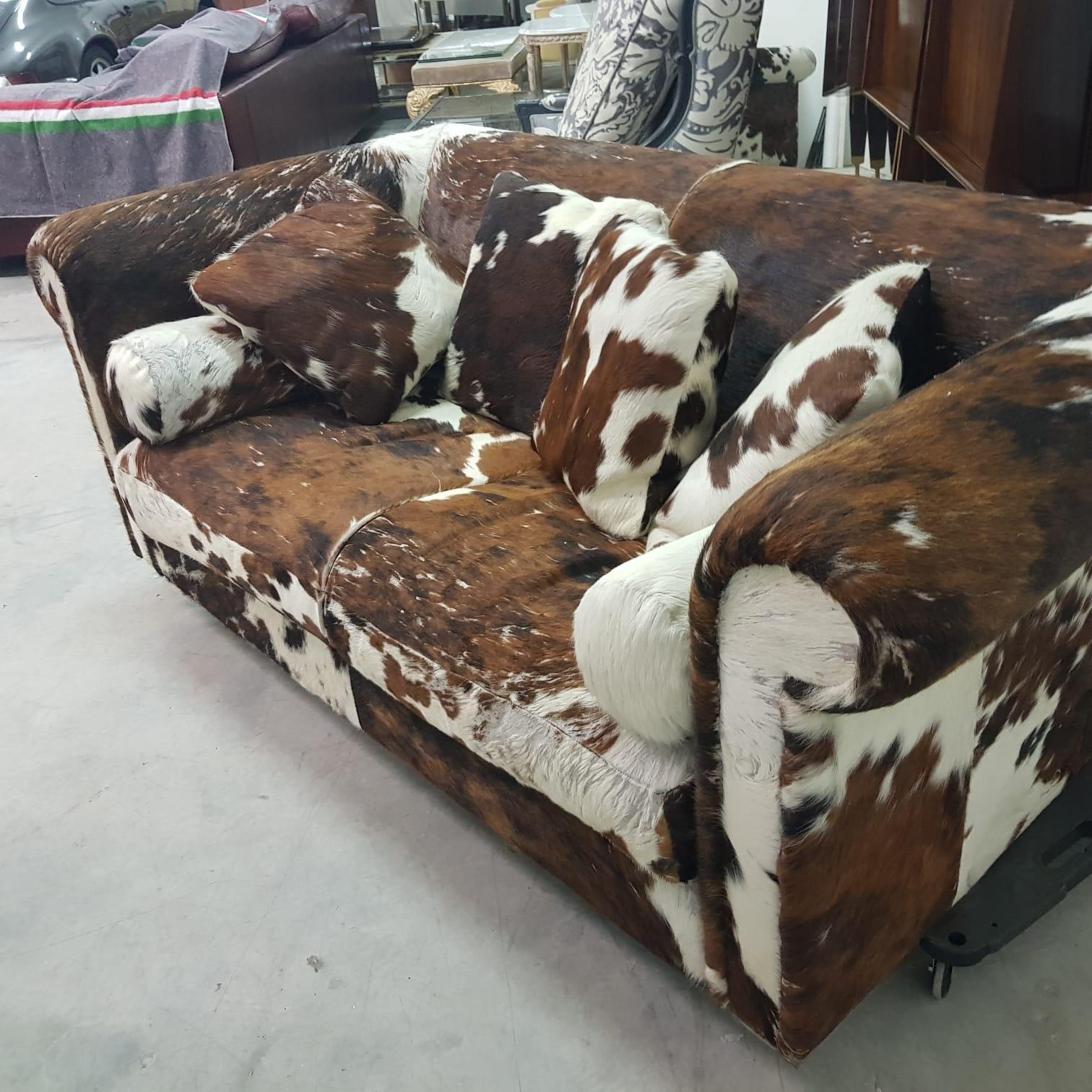 Baxter Brown and White Cow Fur Leather Sofa with Pillows, Italy, 1990s For Sale 6